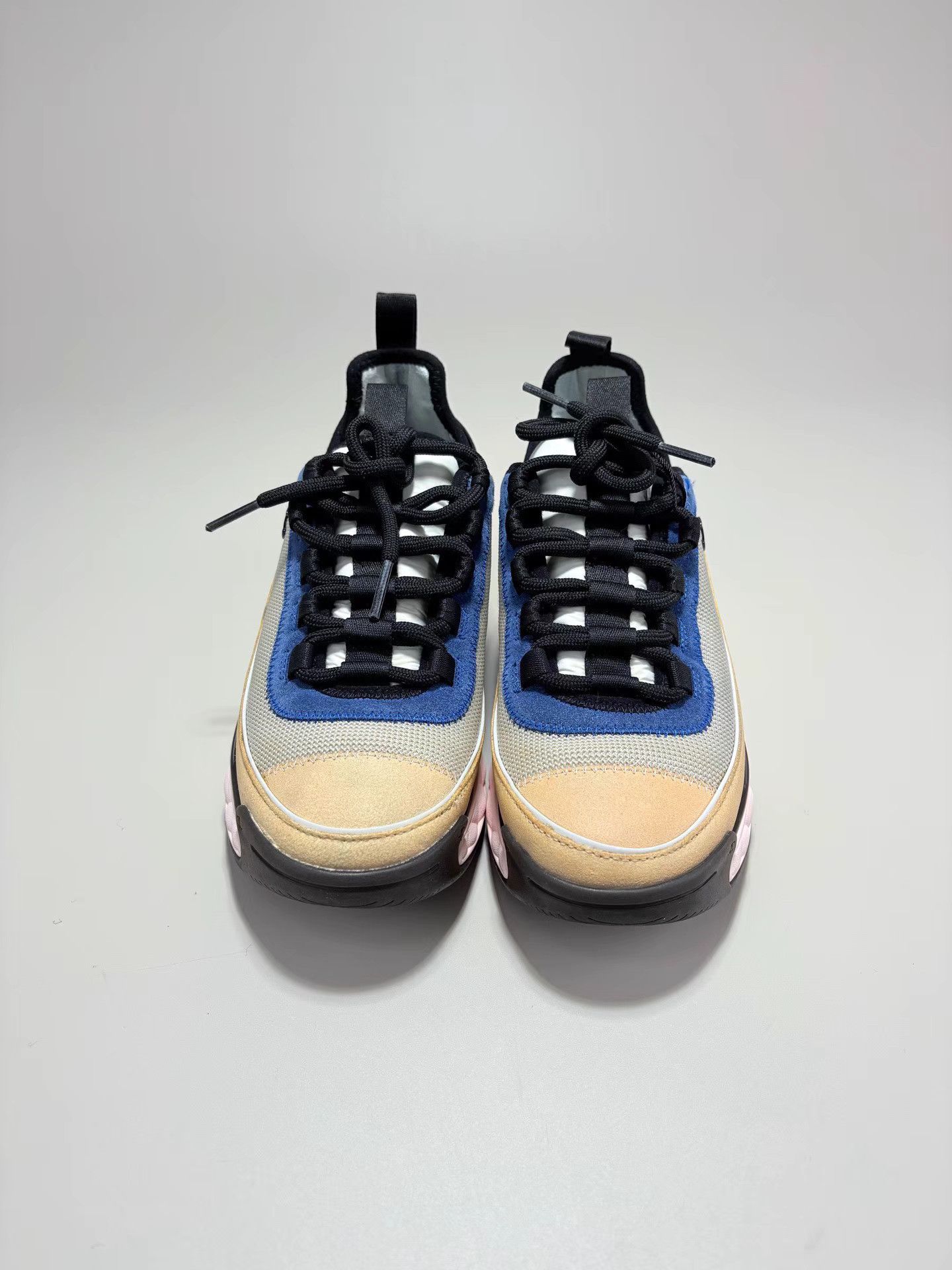 Chanel CHANEL Color-Blocked CC Logo Air Cushion Sneakers Size US 6 / IT 36 - 2 Thumbnail