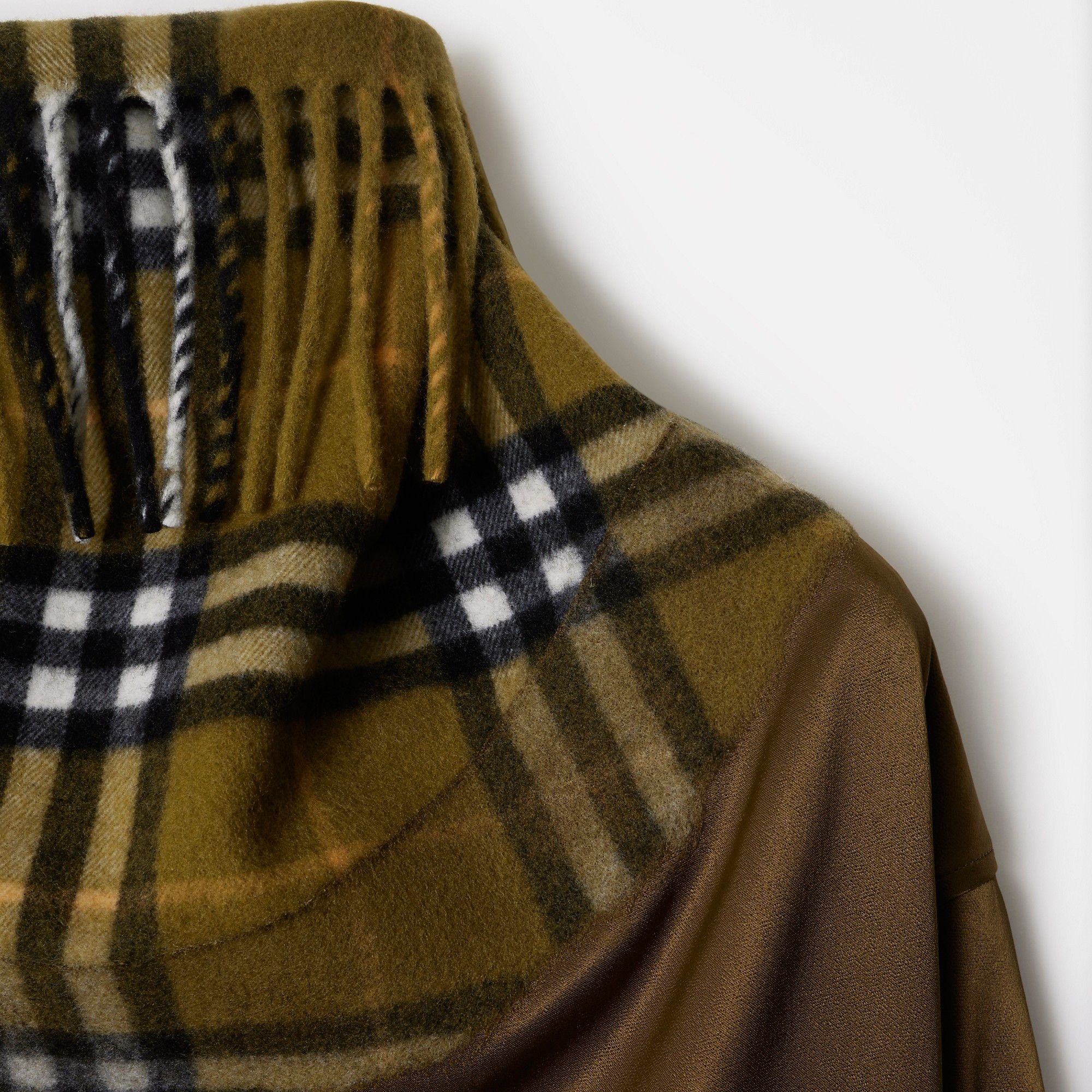 Burberry o1w1db10426 Satin and Check Scarf Top in Green Size S / US 4 / IT 40 - 5 Thumbnail