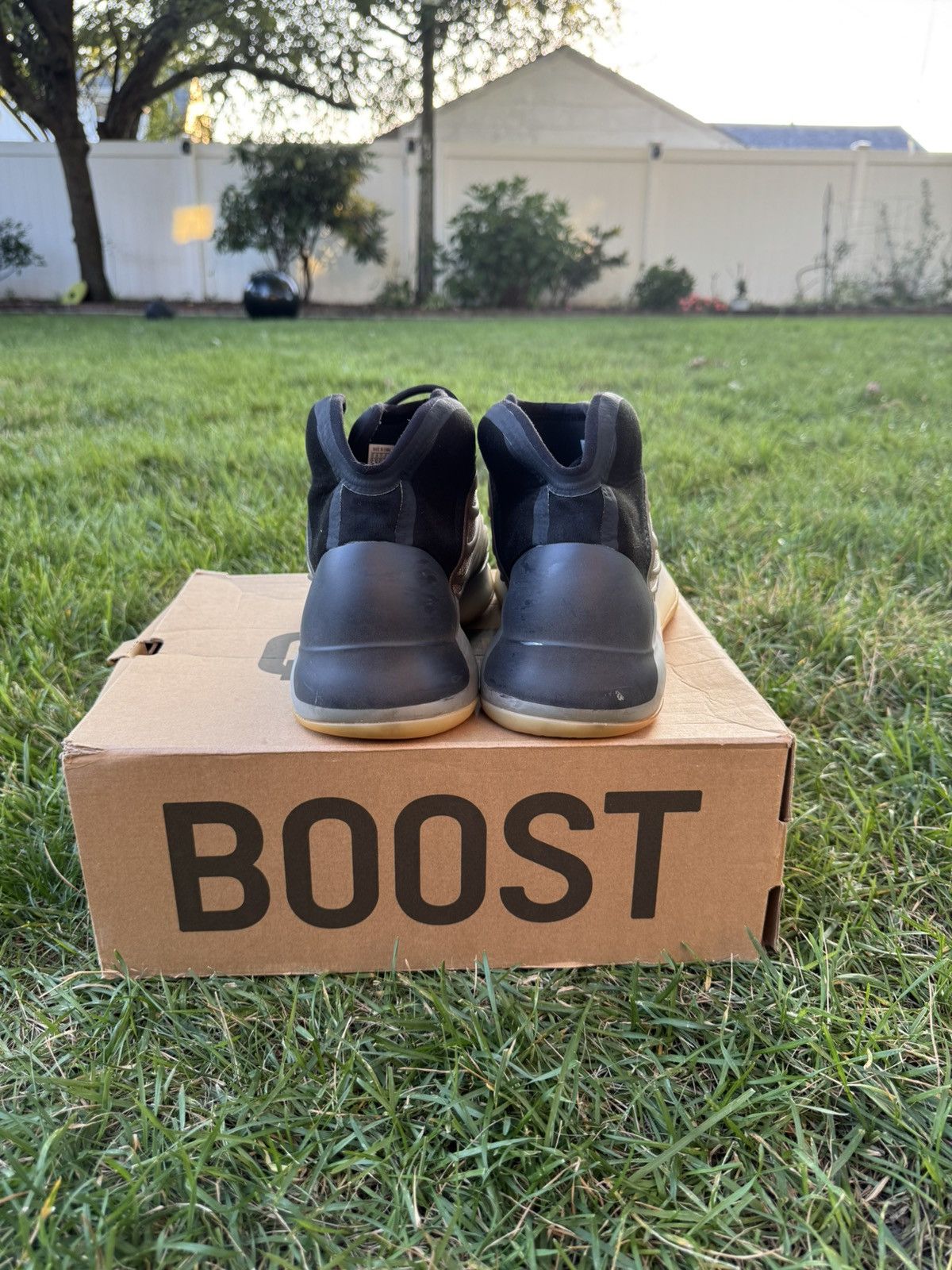 Yeezy Yeezy QNTM barium Size US 12.5 / EU 45-46 - 3 Thumbnail