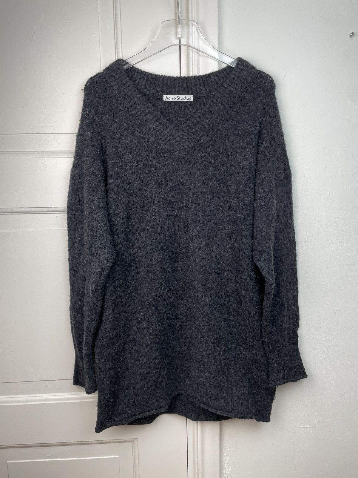 Acne Studios *GRAIL* Acne Studios sweater knit grey v neck alpaca mohair Size US M / EU 48-50 / 2 - 1 Thumbnail