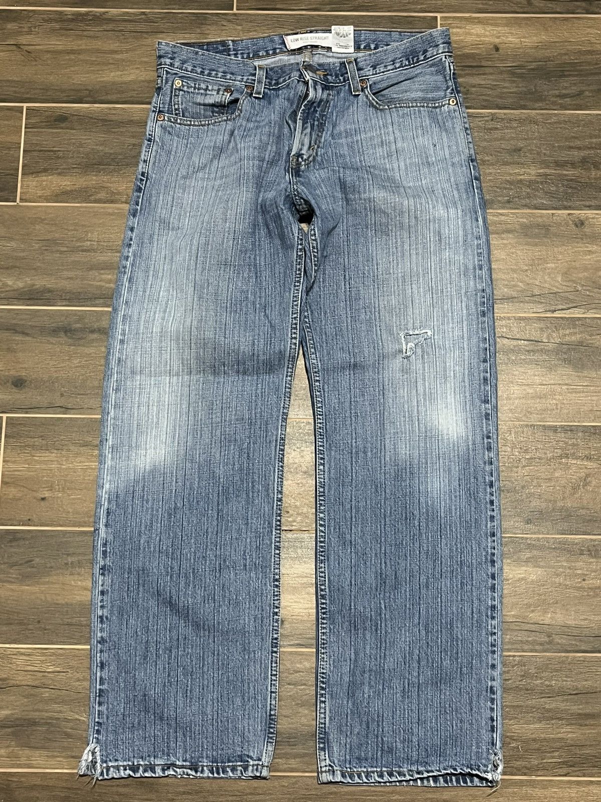 Jean × Levi's × Vintage Vintage Distressed Levis Light Wash Jeans Levi's 529 Denim Size US 32 / EU 48 - 1 Thumbnail