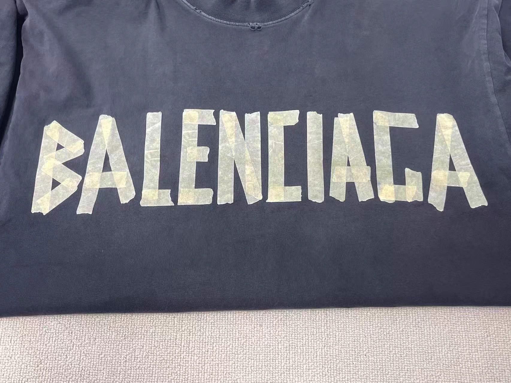 Balenciaga Balenciaga Tape Logo Print Cotton T-Shirt Grey M Size US M / EU 48-50 / 2 - 3 Thumbnail