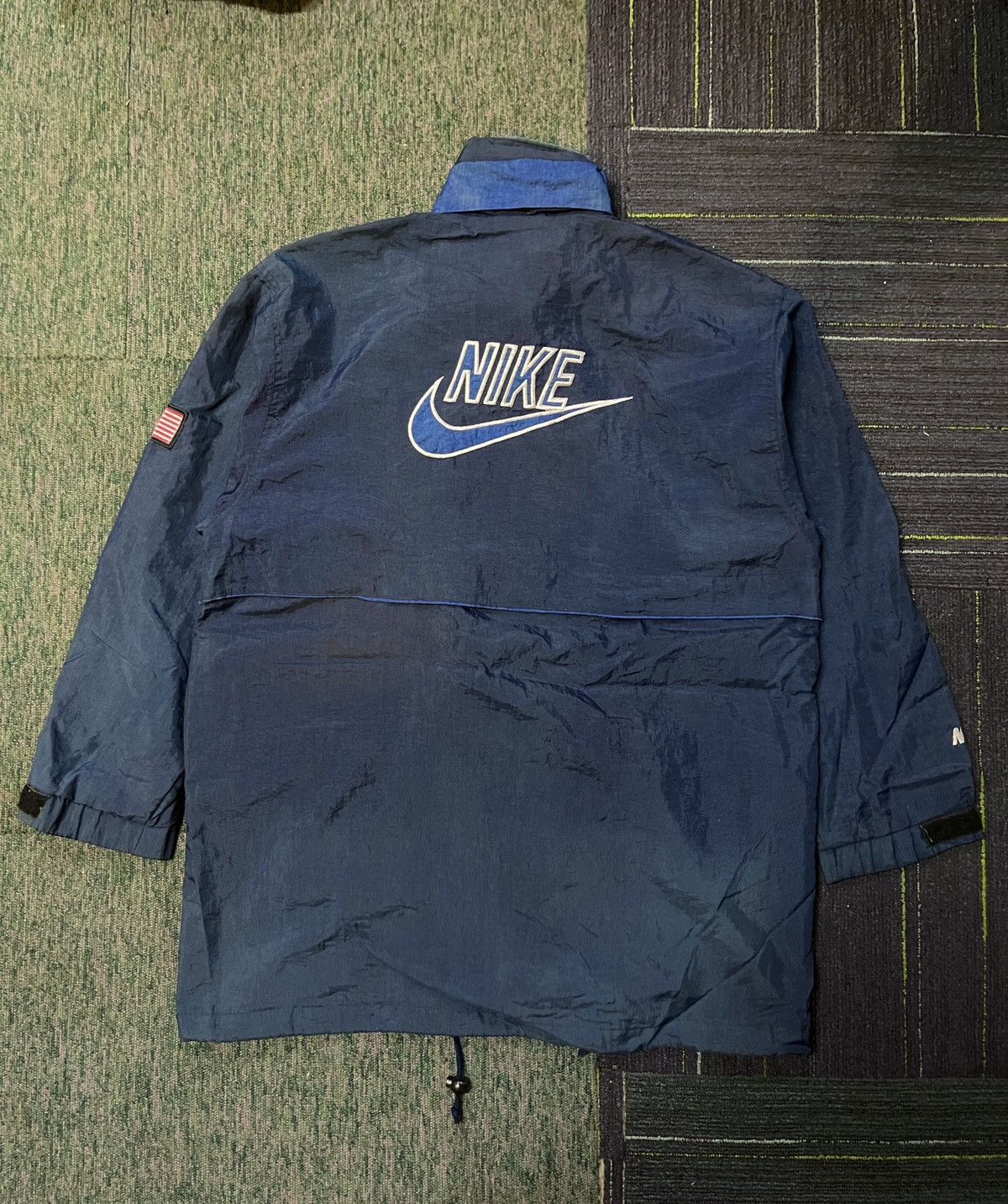 Nike VINTAGE NIKE SWOOSH 90s SPORTWEAR JACKET Size US XL / EU 56 / 4 - 1 Thumbnail
