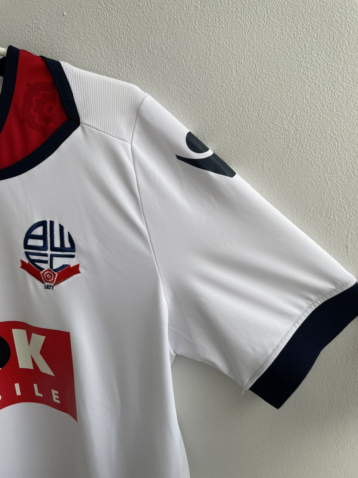 Macron Bolton 2015 2016 Home Football Shirt Soccer Jersey Macron Size US L / EU 52-54 / 3 - 4 Thumbnail