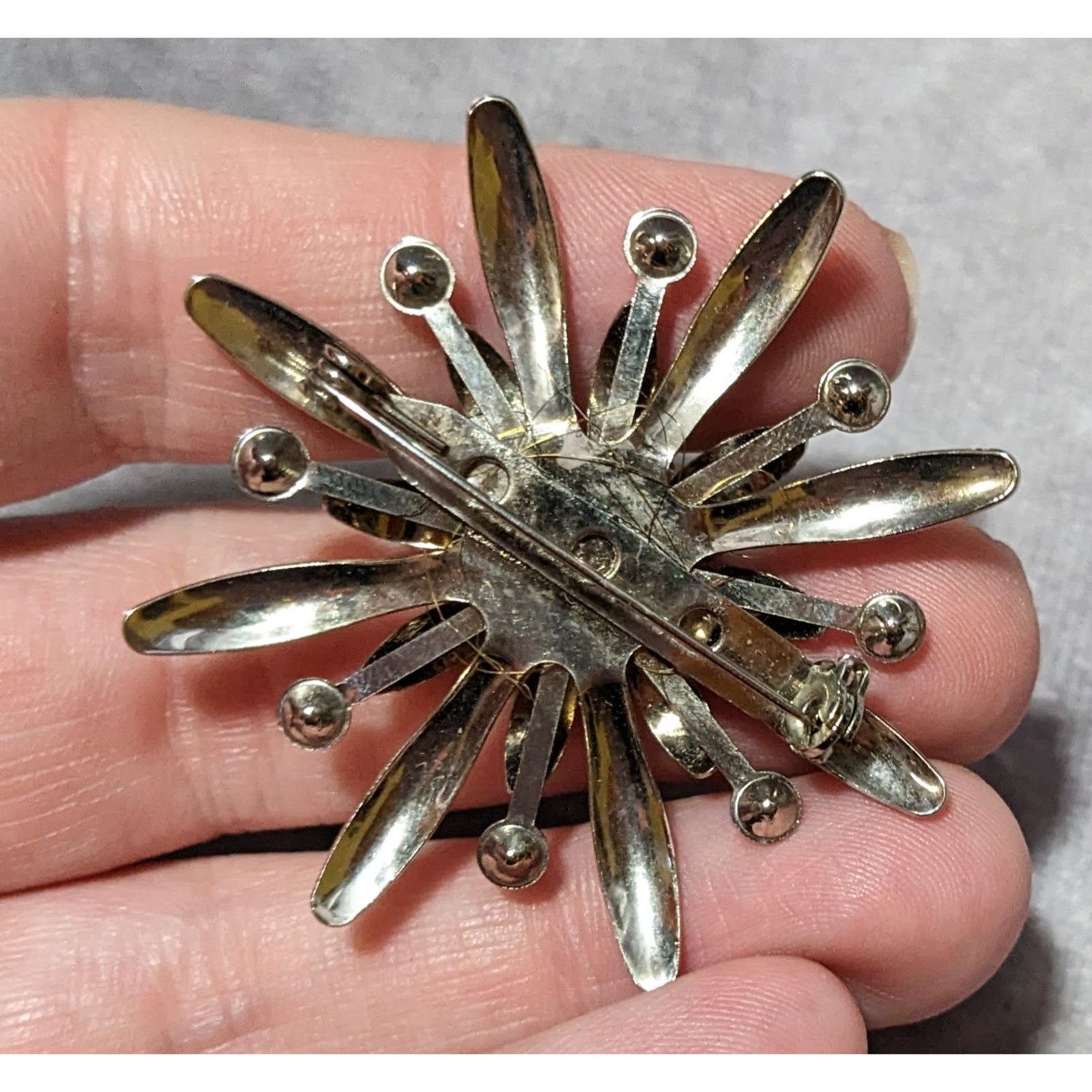 Other Vintage Pink Floral Sunburst Rhinestone Brooch Size ONE SIZE - 2 Thumbnail