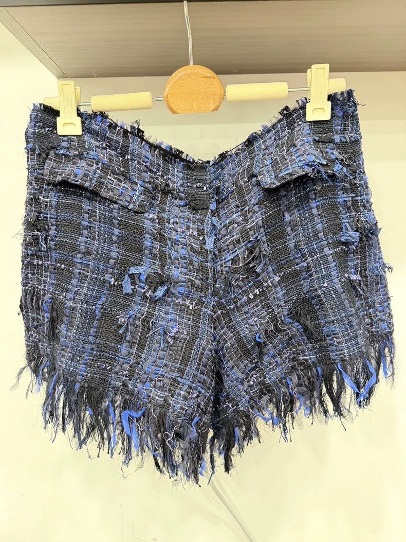 Chanel Chanel Blue and black shorts Size 26" / US 2 / IT 38 - 1 Thumbnail