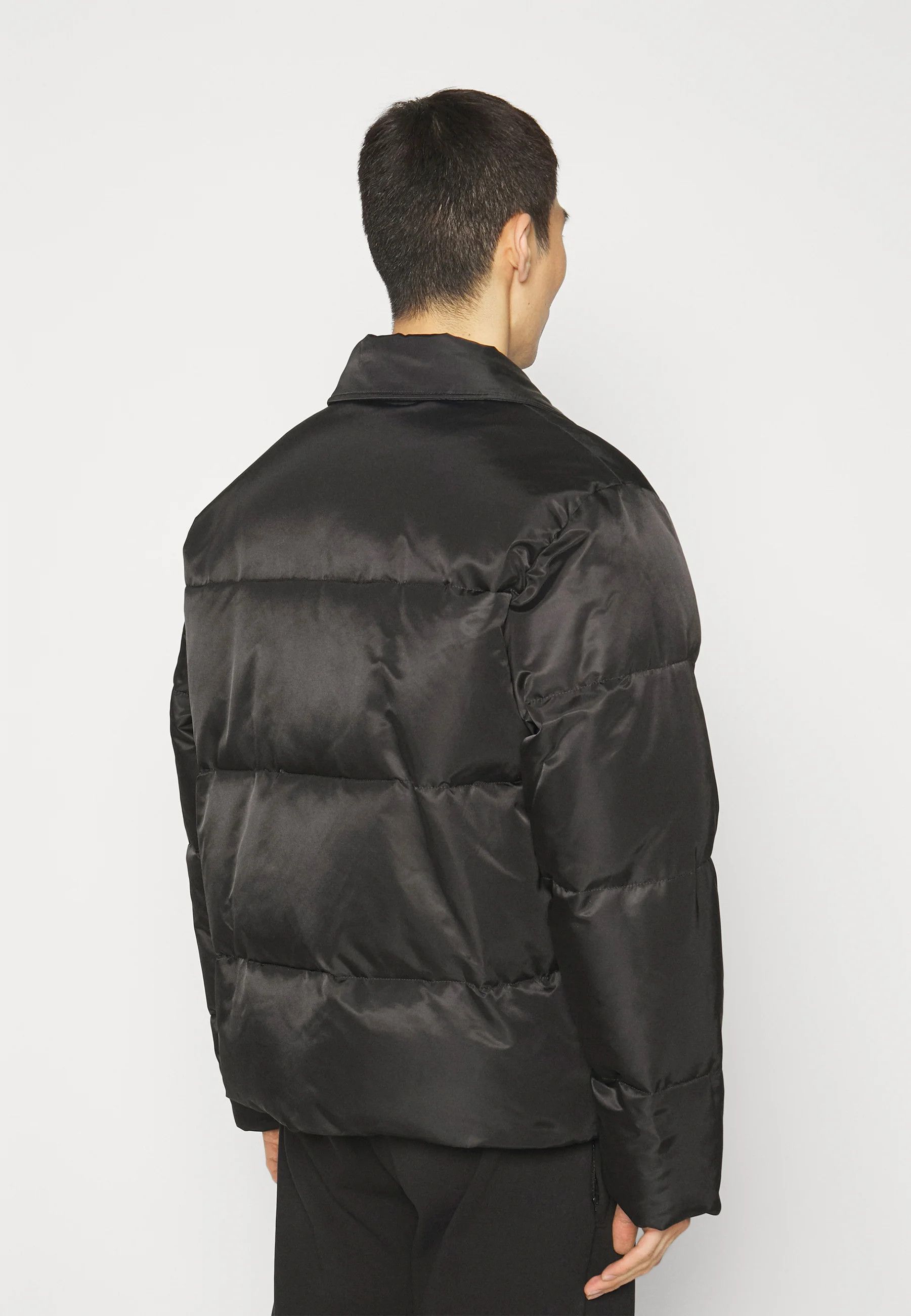 Moschino o1y0225 Shell Jacket in Black Size US L / EU 52-54 / 3 - 4 Thumbnail