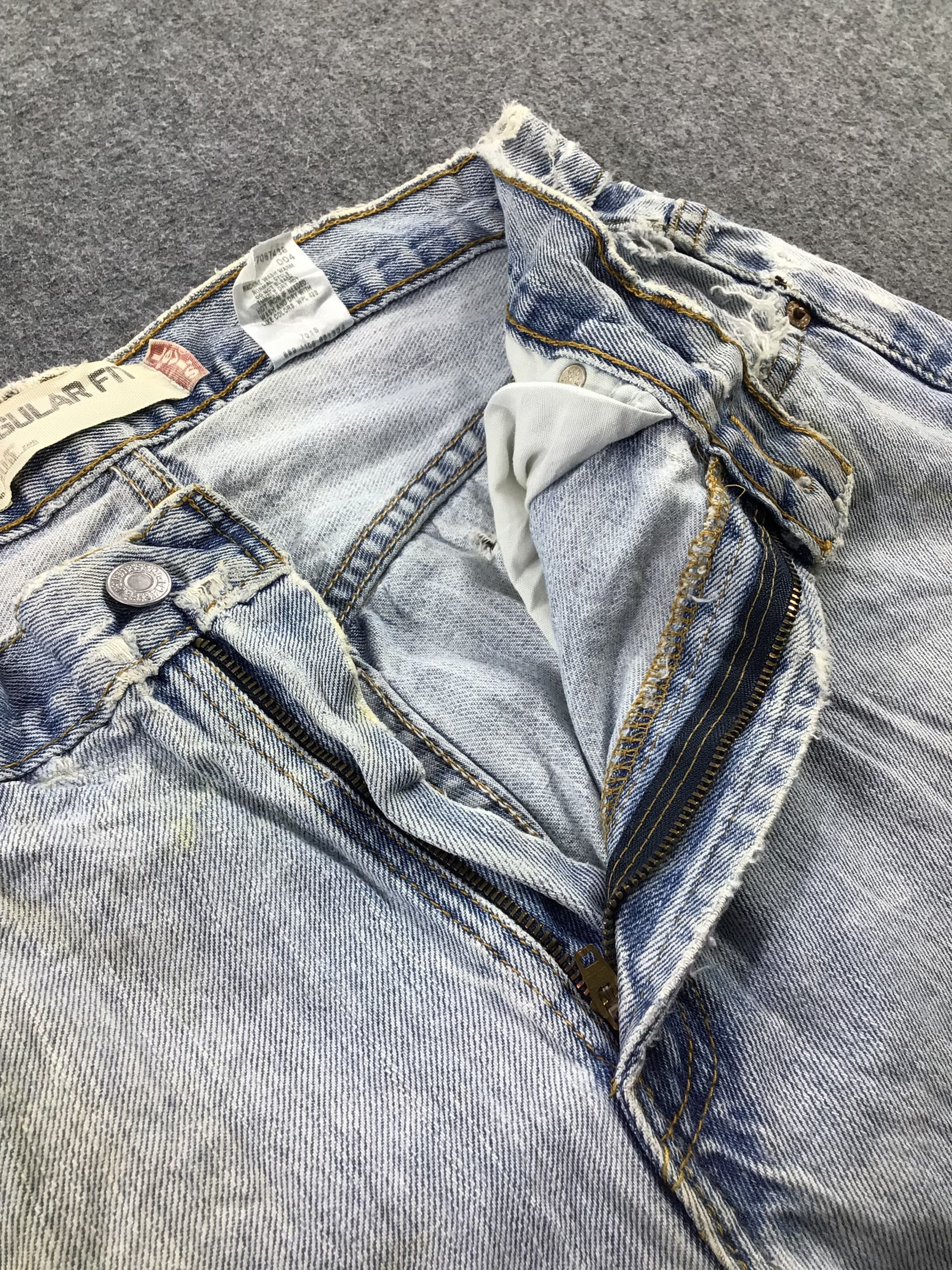 Levi's Vintage Light Wash Levis 505 Jeans-J869 Size US 33 - 8 Thumbnail