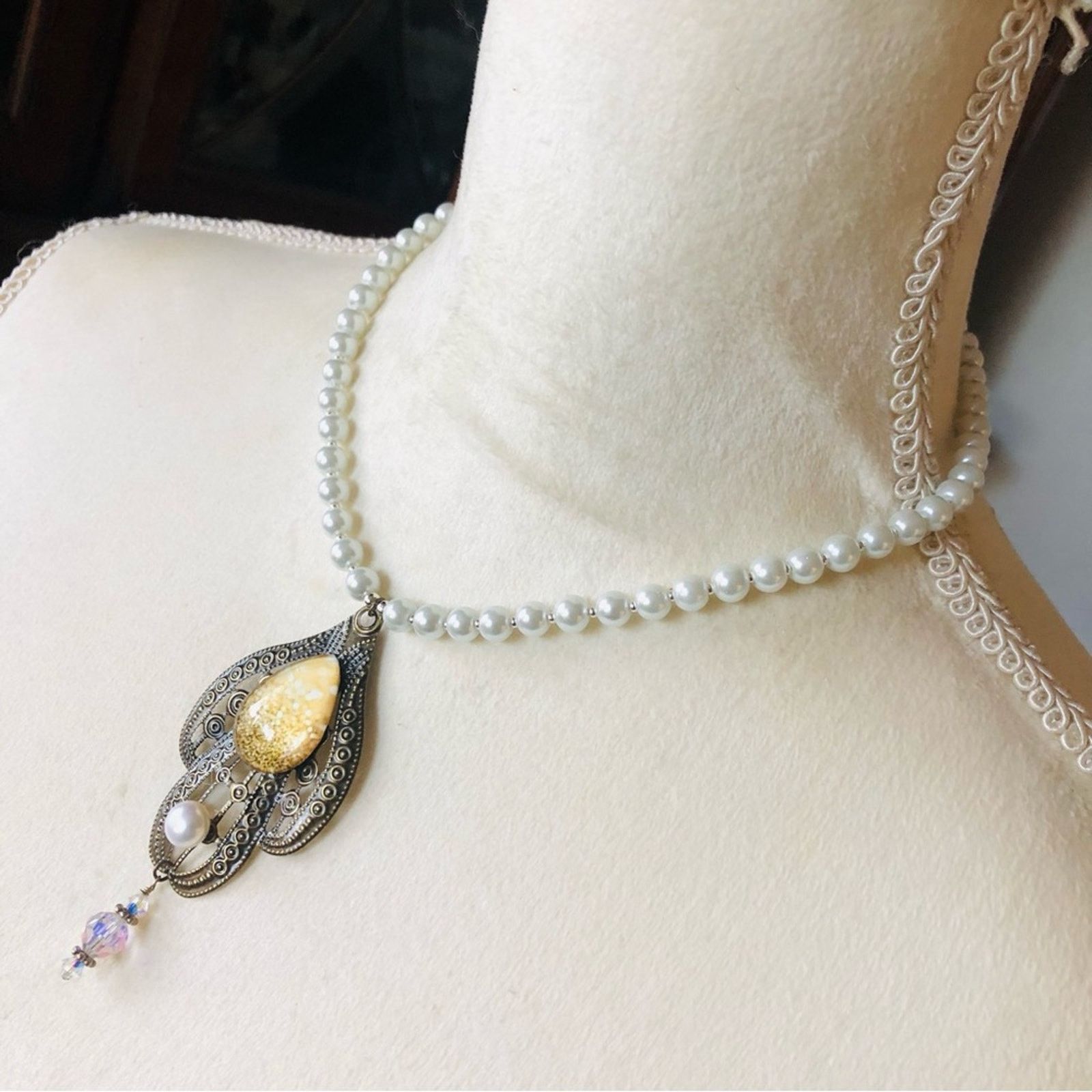 Handmade Handcrafted repurpose teardrop pearl crystal Pearl necklace Size ONE SIZE - 5 Thumbnail