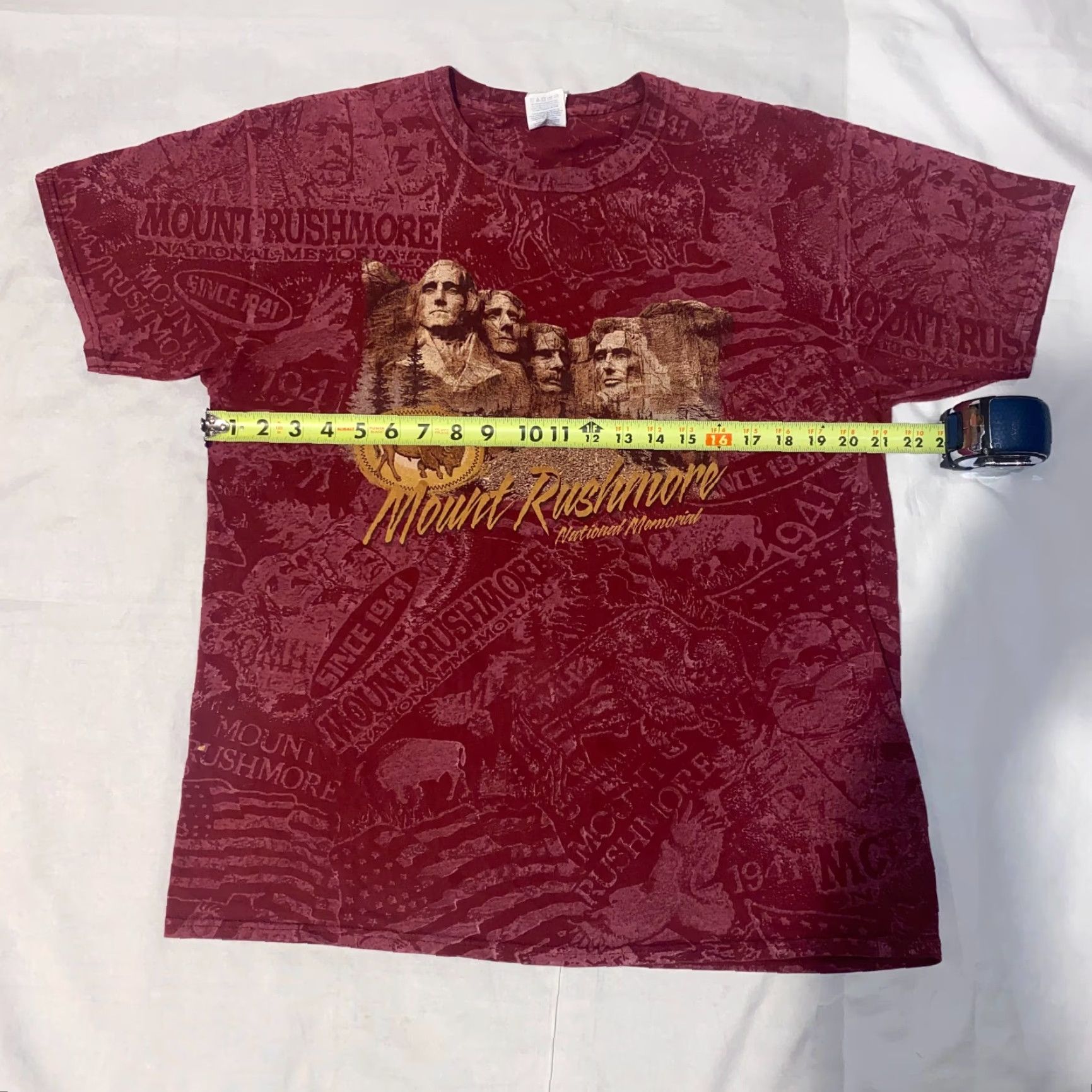Jerzees Y2K Mount Rushmore National Memorial Maroon All Over Print T-Shirt - L Men Shirt Crew Neck Cotton Jersey Logo Graphic Print Vintage: No Size US L / EU 52-54 / 3 - 5 Thumbnail