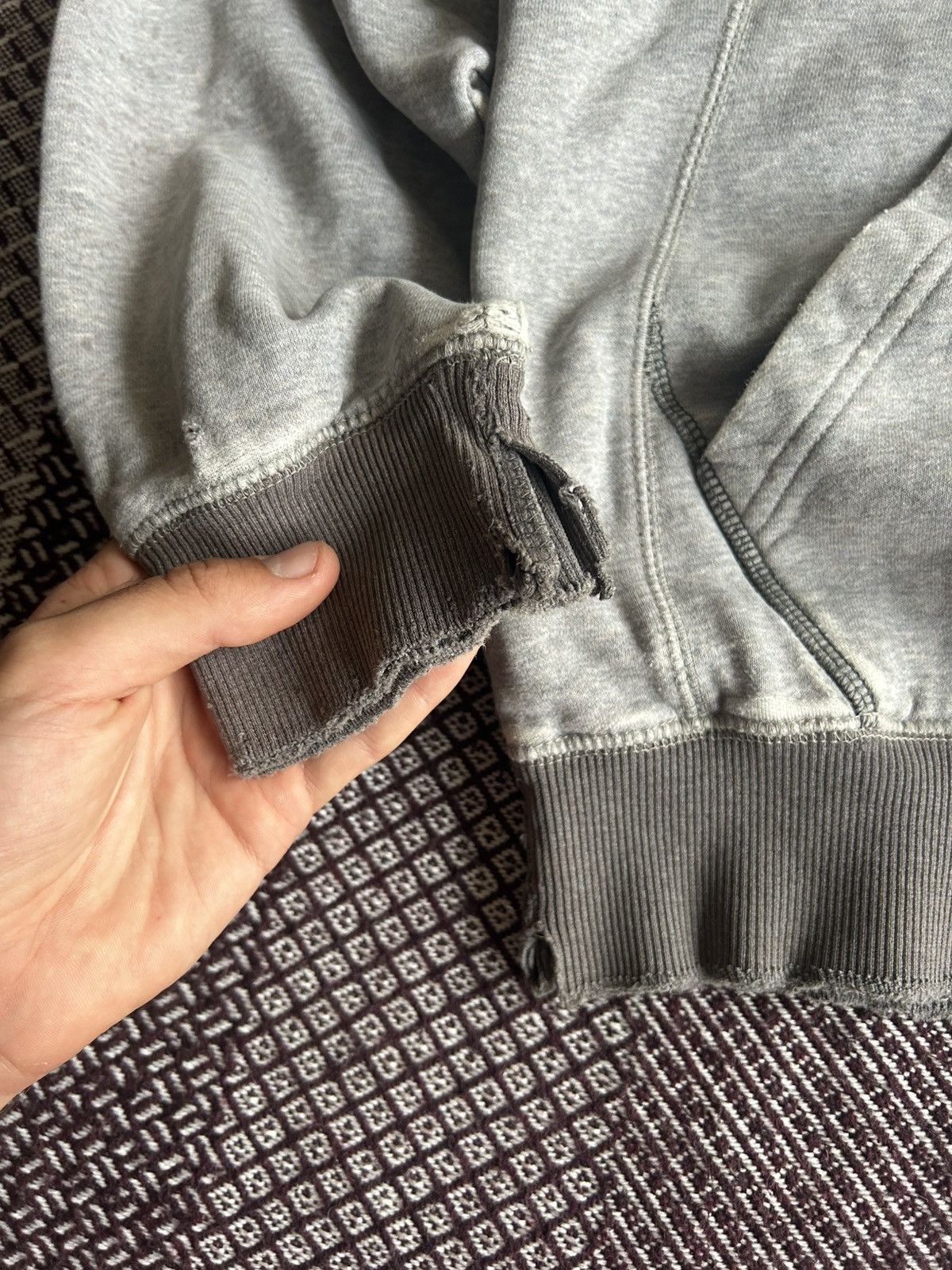 Nike Vintage Nike Distressed Faded Hoodie 00s Streetwear Size M Size US M / EU 48-50 / 2 - 5 Thumbnail