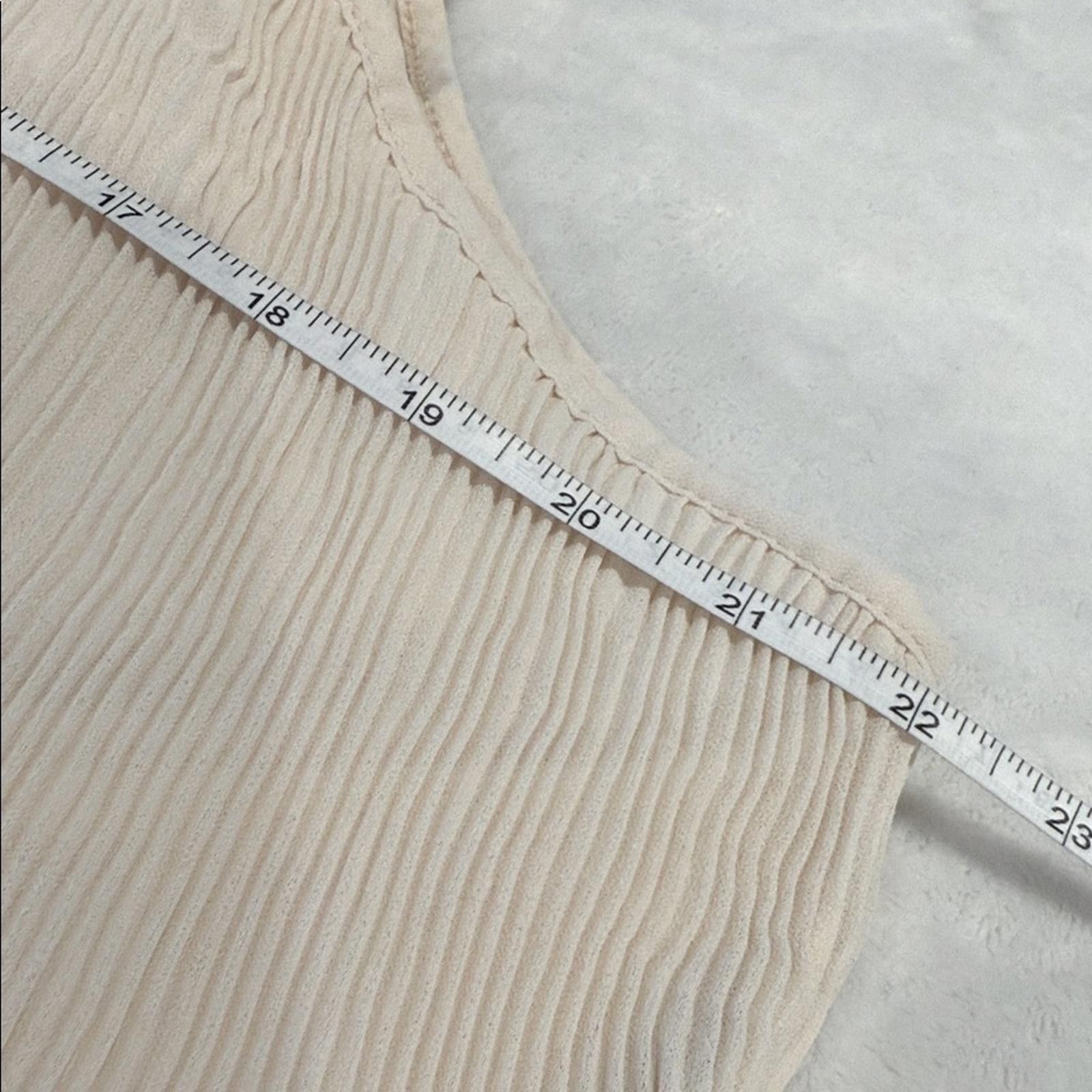 The Unbranded Brand Cream dressy tank top pearl embellishment Plus SZ 2XL Size ONE SIZE - 7 Thumbnail