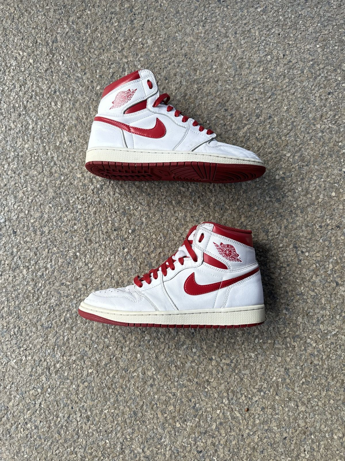 nike jordan 1 metallic red