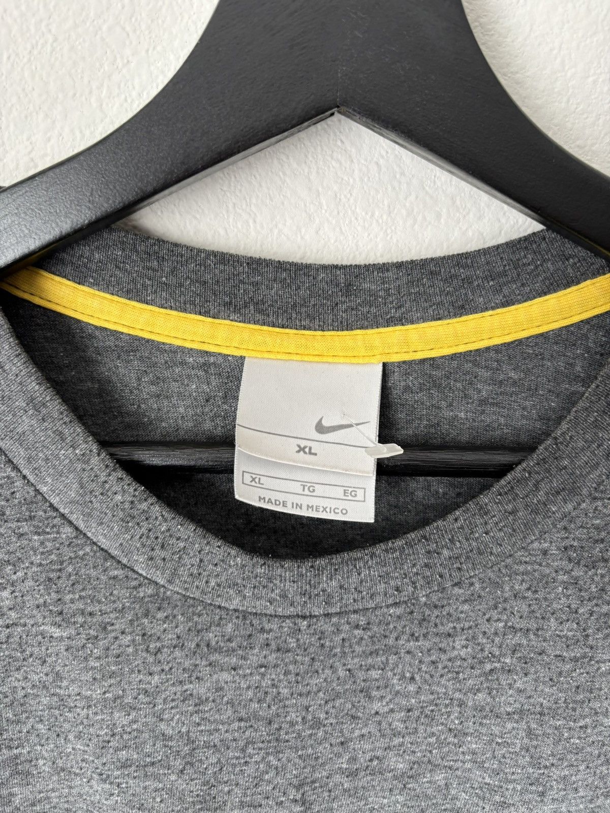 Nike Vintagen 2000s Nike Tee Size US L / EU 52-54 / 3 - 2 Thumbnail