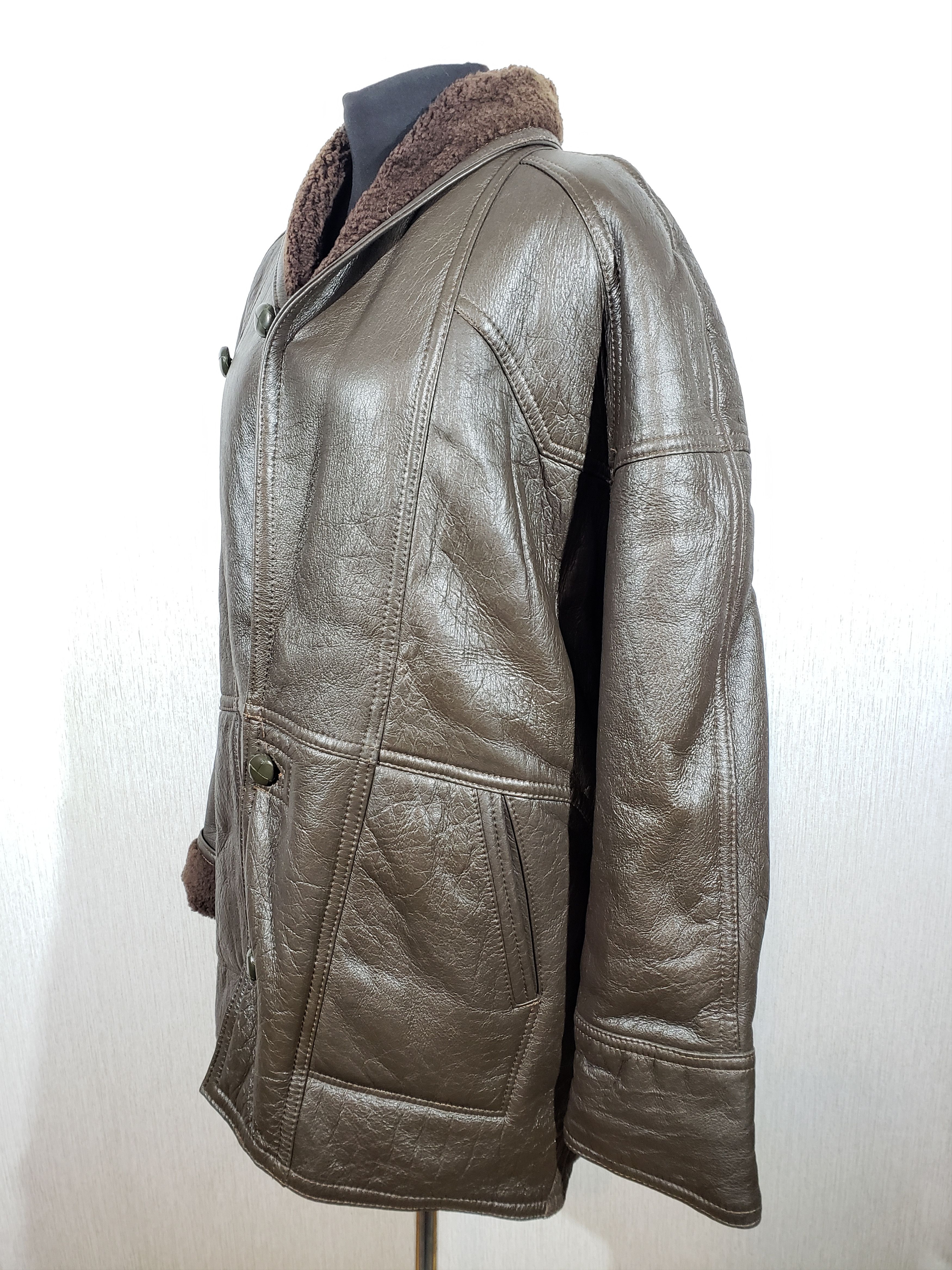 Other Warm, reliable men's sheepskin coat with genuine fur. Size US L / EU 52-54 / 3 - 3 Thumbnail