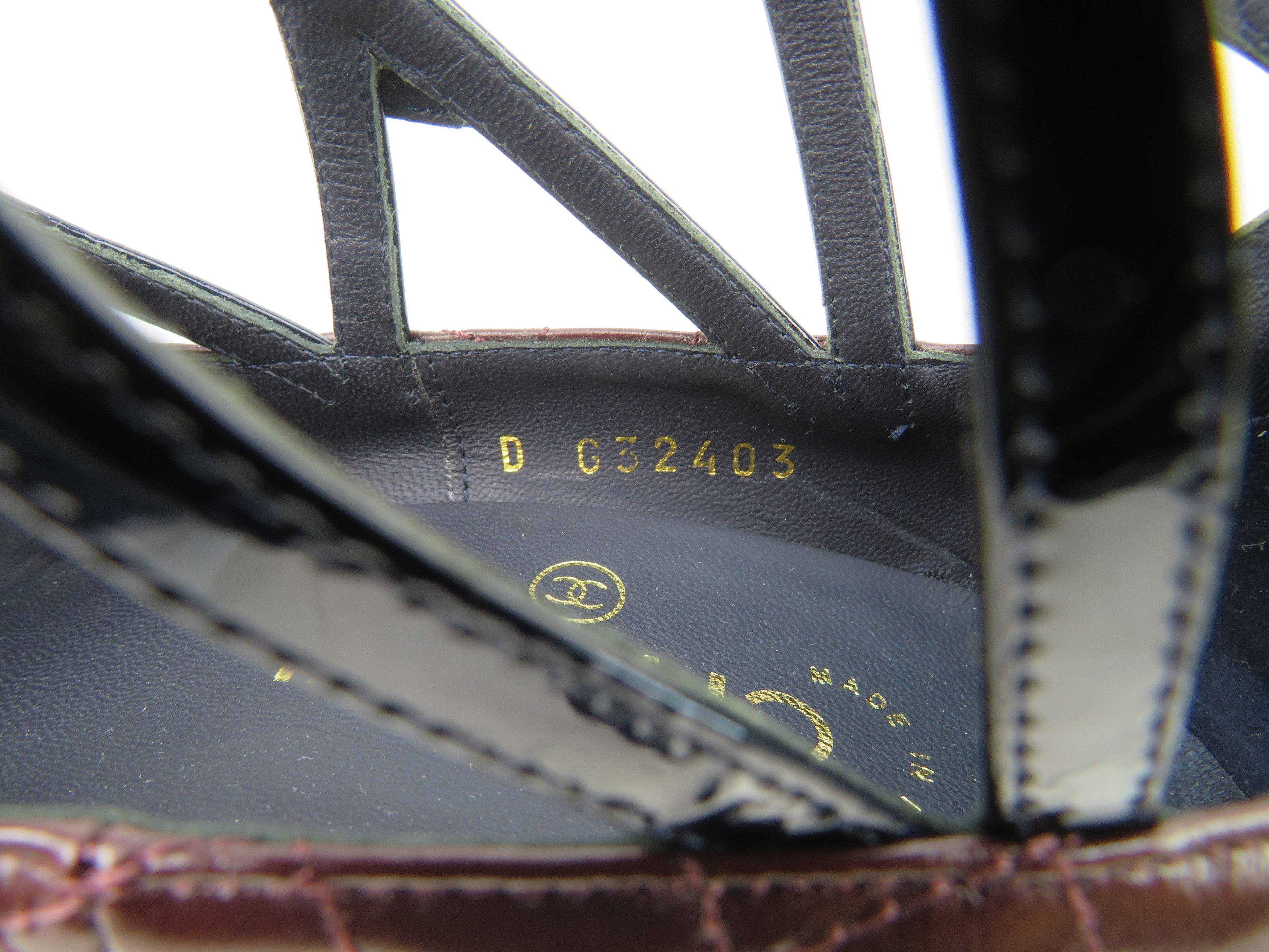 Chanel CHANEL BURGUNDY QUILTED LEATHER CC LOGO BUCKLES PUMPS 38.5 Size US 8.5 / IT 38.5 - 8 Thumbnail