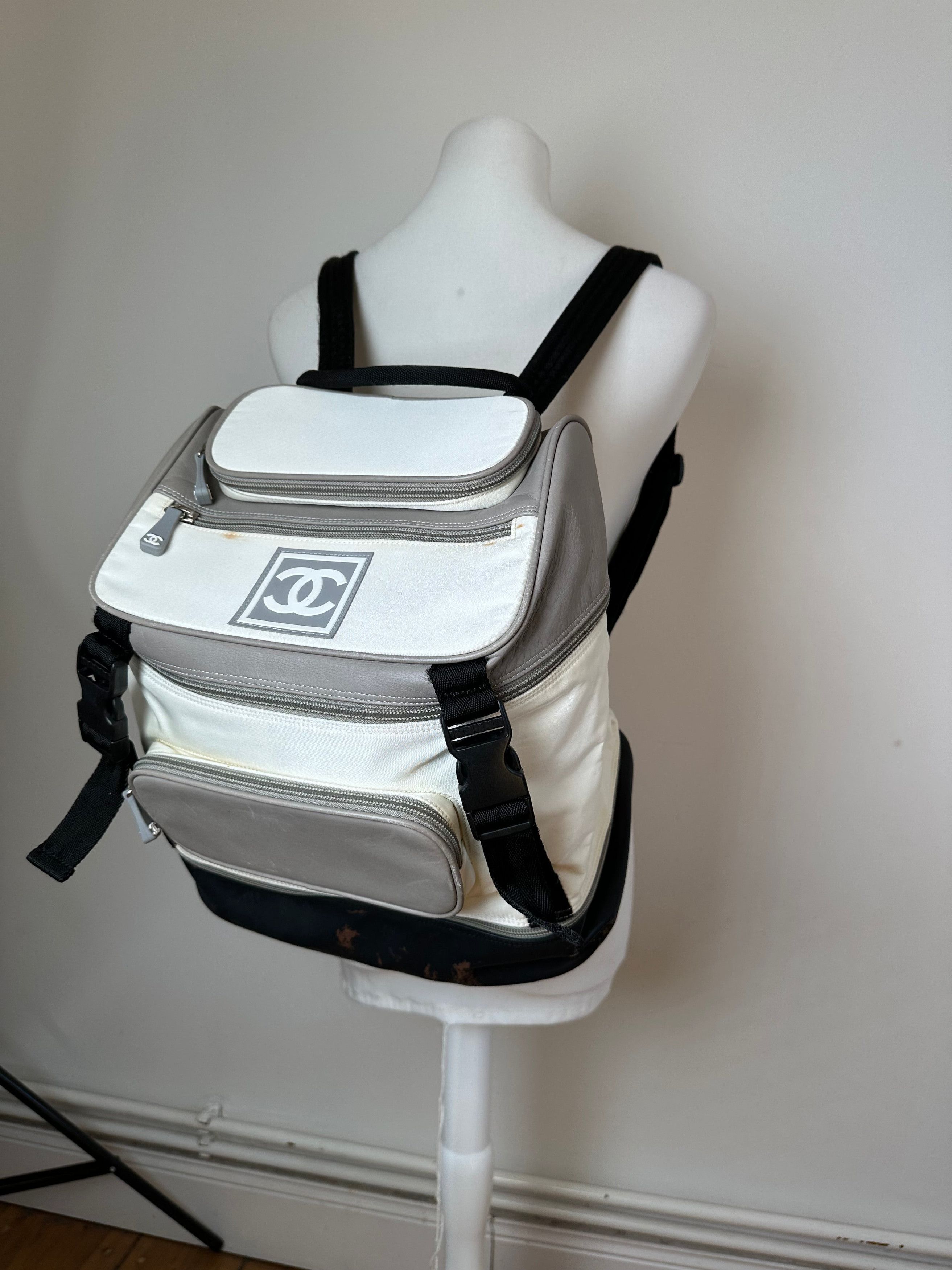 Chanel Vintage Backpack Nylon Cream Black Size ONE SIZE - 1 Thumbnail