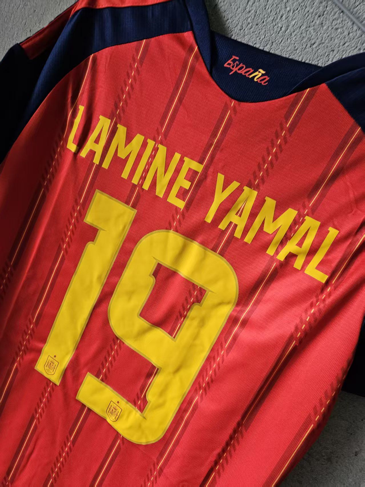 Other 2025 26 Spain #19 Lamine Yamal Jersey Home Size US M / EU 48-50 / 2 - 3 Thumbnail