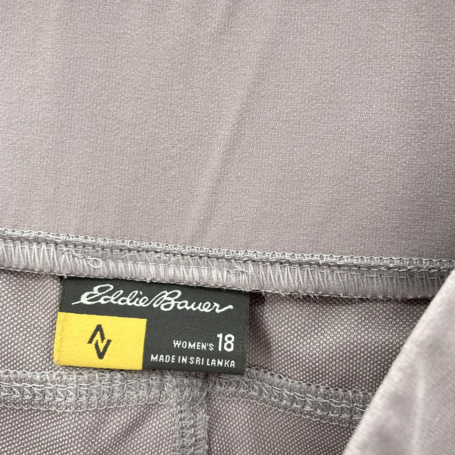 Eddie Bauer Eddie Bauer Travex Cropped Cargo Pants Womens 18 Taupe Gray Pull On Stretch Hiking Size 40" / US 18 - 4 Thumbnail