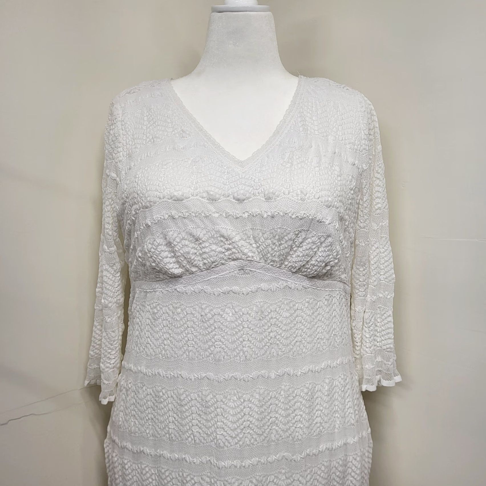 Vintage Rabbit Rabbit Rabbit White Lace Stretch Lined MIDI Dress Wedding Womens 14W Cap Sleeve V-Neck Short Sleeve Size XL / US 12-14 / IT 48-50 - 5 Thumbnail