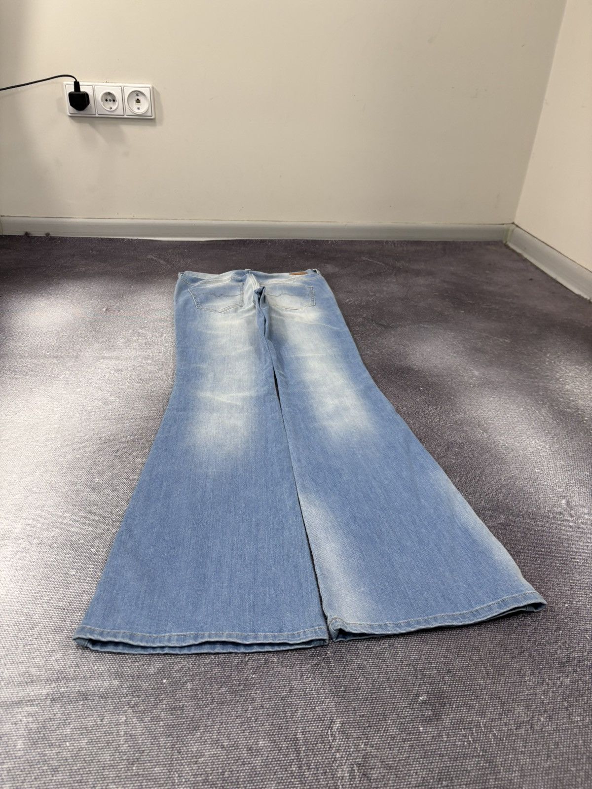 Diesel Diesel Sandy-B Women’s NWT Regular Slim Bootcut Jeans Size 26" / US 2 / IT 38 - 15 Thumbnail