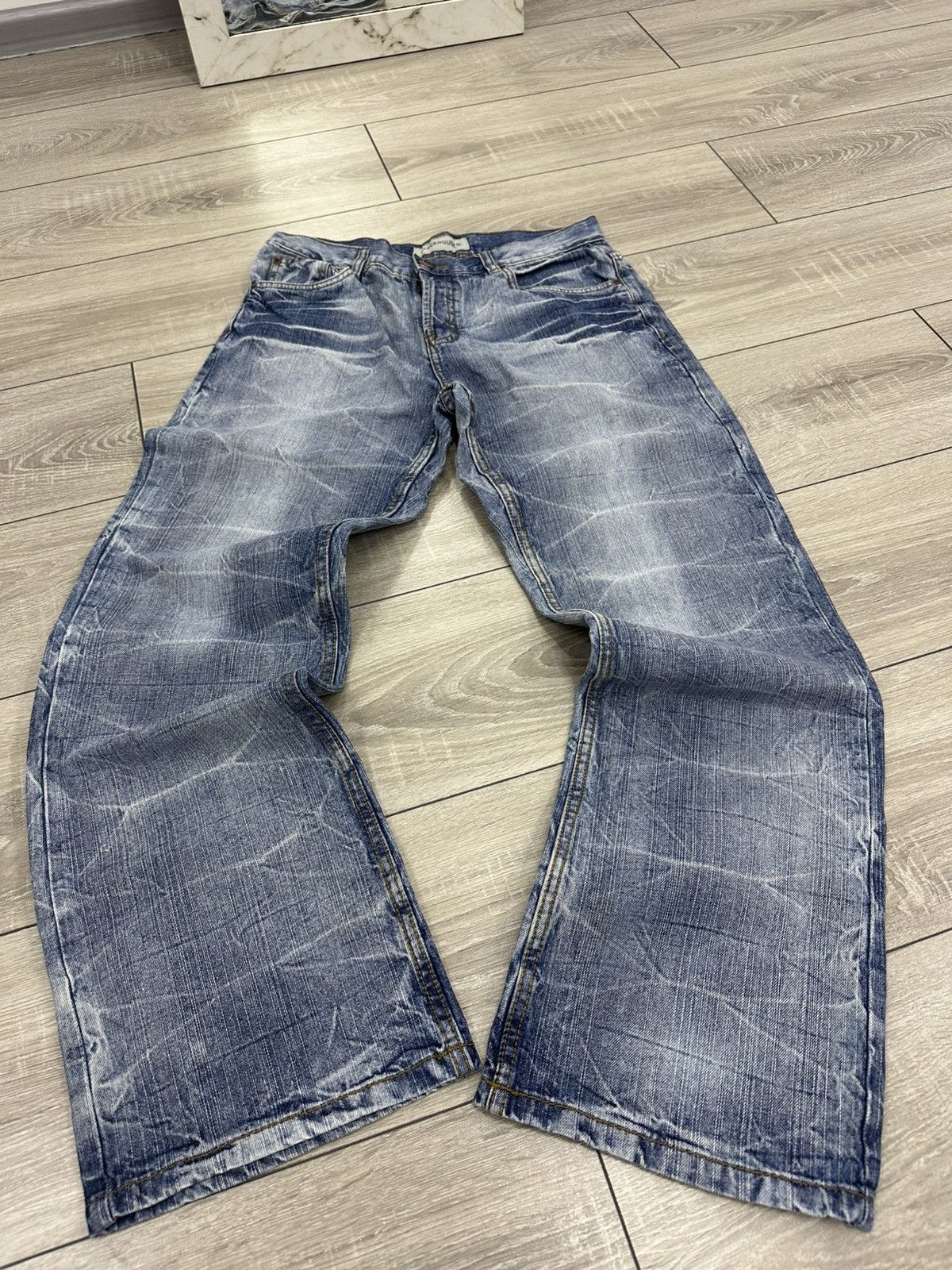 Japanese Brand Vintage Baggy Y2K Light Faded Jeans Wide Japanese Style Size US 32 / EU 48 - 1 Thumbnail