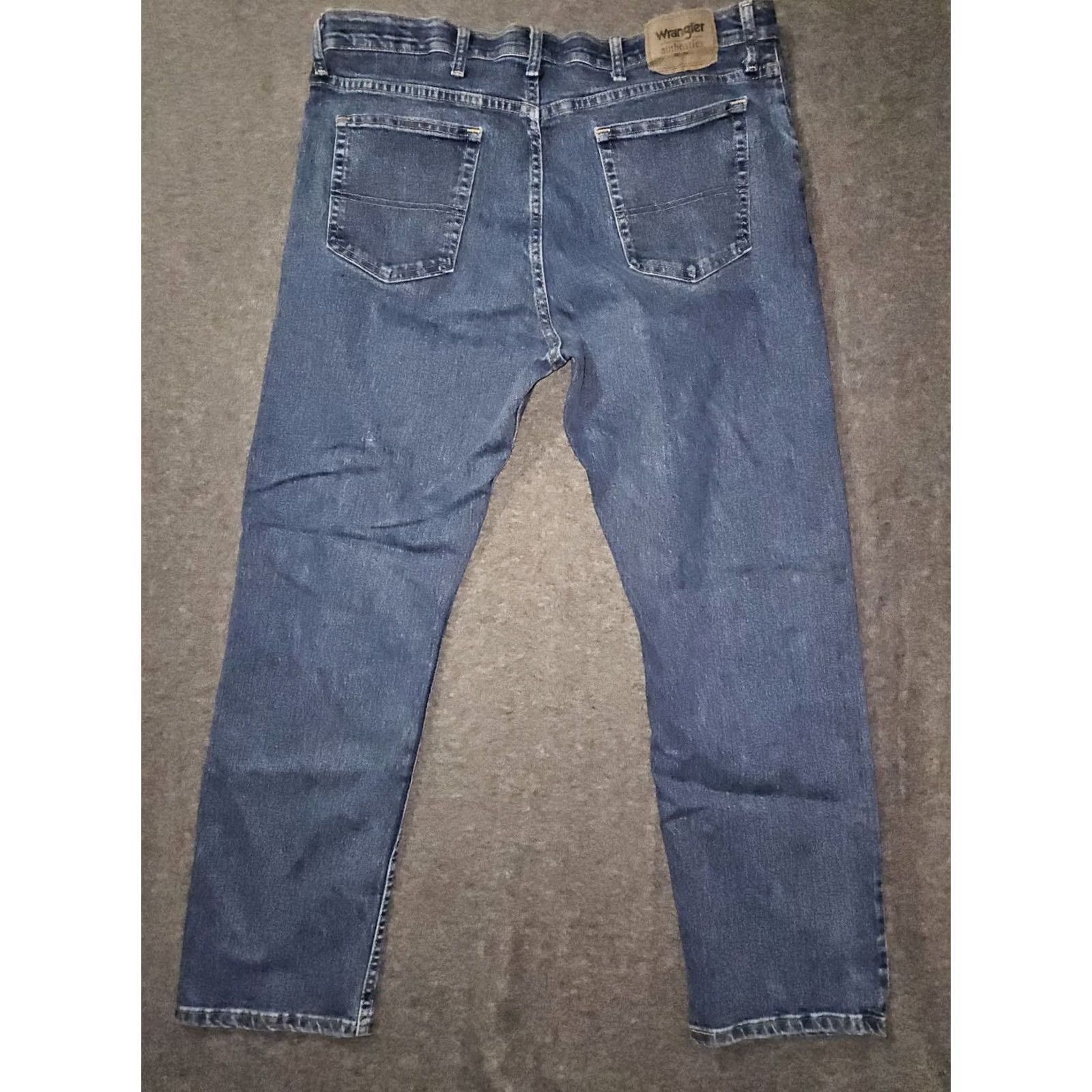 Wrangler Wrangler Jeans Men 38x30 Straight Leg High Rise Dark Blue Denim Workwear Wrangler USA Pockets Comfort Easy Care Regular Inseam 29" 38x30 Size US 38 / EU 54 - 6 Thumbnail