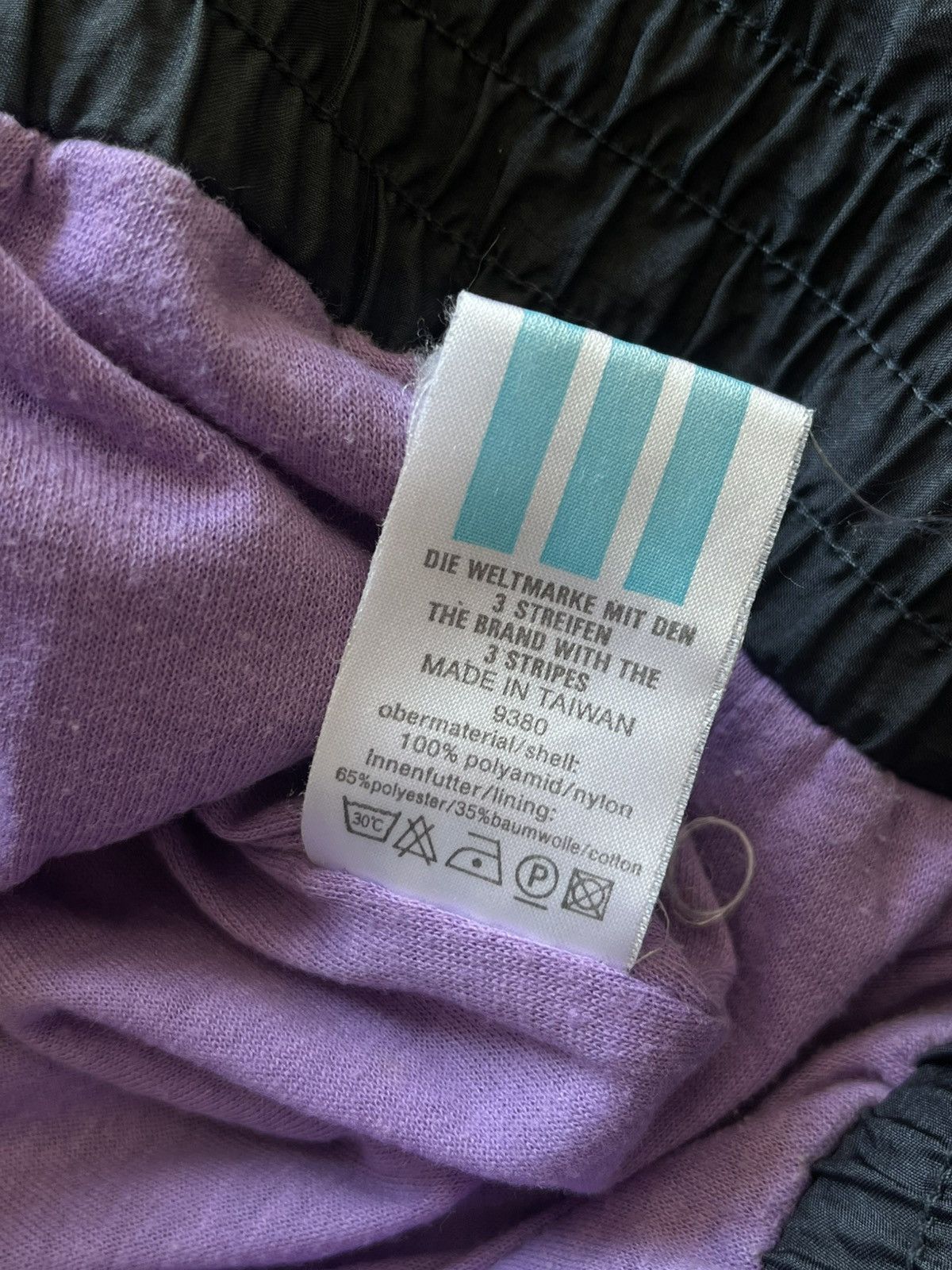 Adidas Adidas Sz L (M) Made in Taiwan Vintage 1990s Rare Size US L / EU 52-54 / 3 - 15 Thumbnail