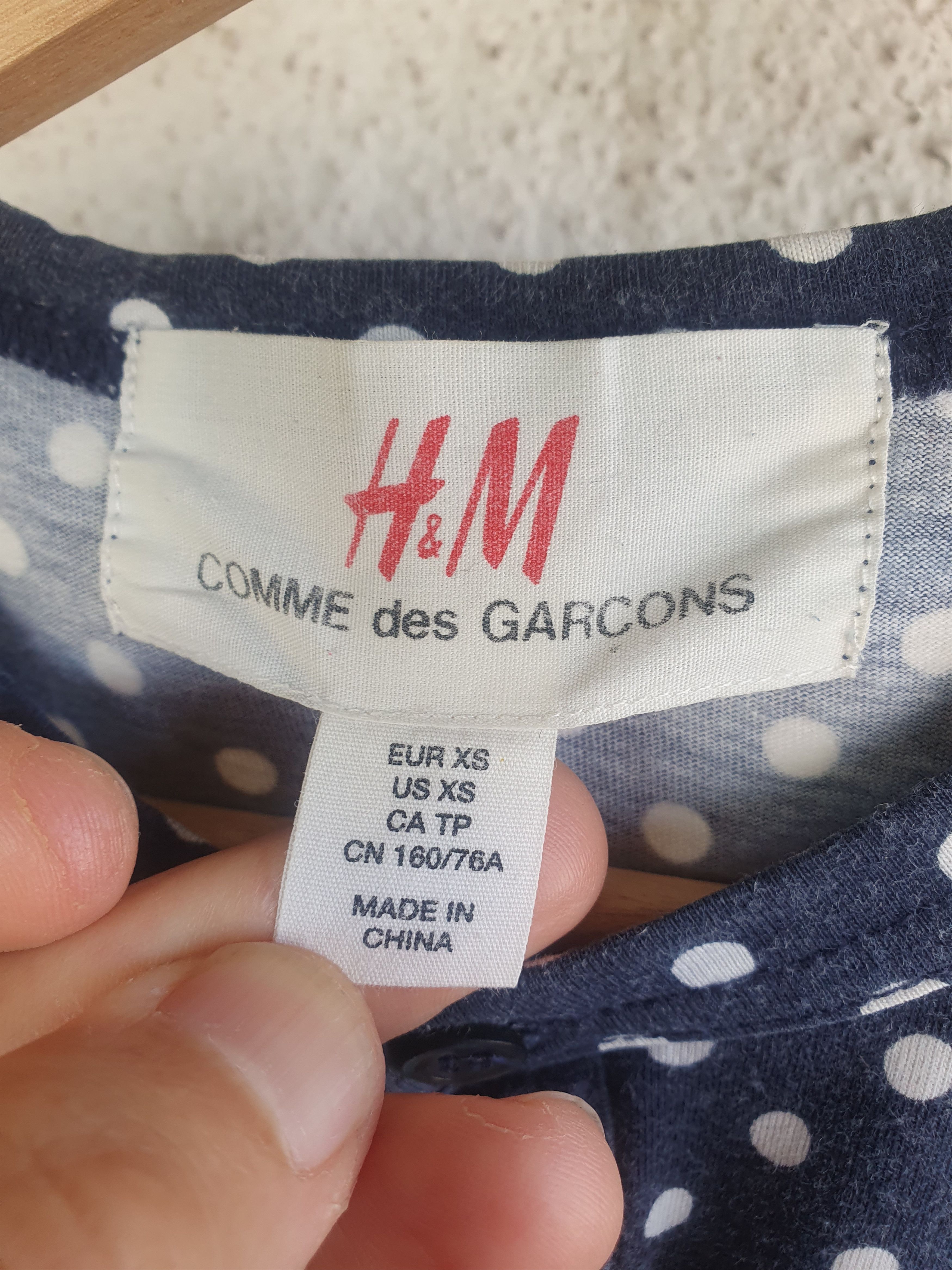Comme des Garcons × H&M H&M x Comme Des Garçon CDG Polkadot Blouse sz XS Size XS / US 0-2 / IT 36-38 - 3 Thumbnail