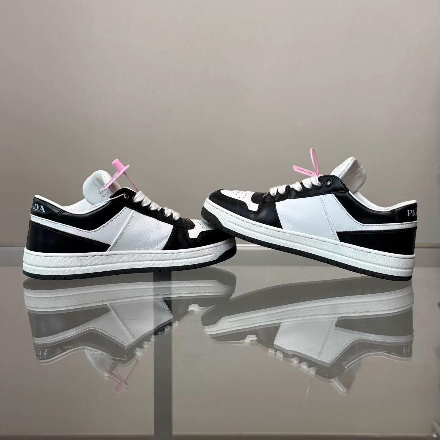 Prada Prada Downtown B&W TriLogo Shoes 35.5 98 DM1979 Size US 5 / IT 35 - 6 Thumbnail