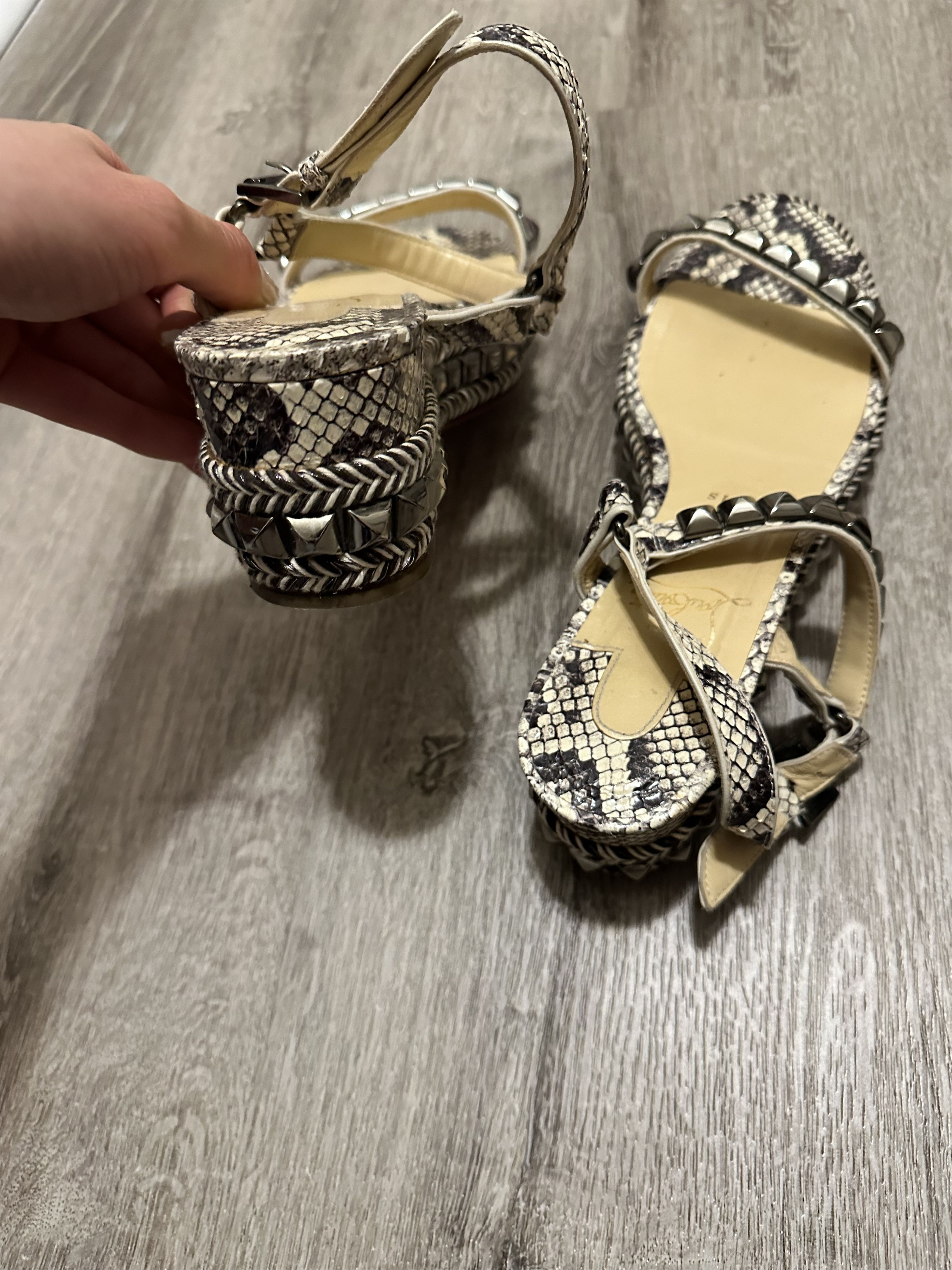 Christian Louboutin Christian Louboutin Rockstud Python Snakeskin Espadrilles Size US 9 / IT 39 - 6 Thumbnail