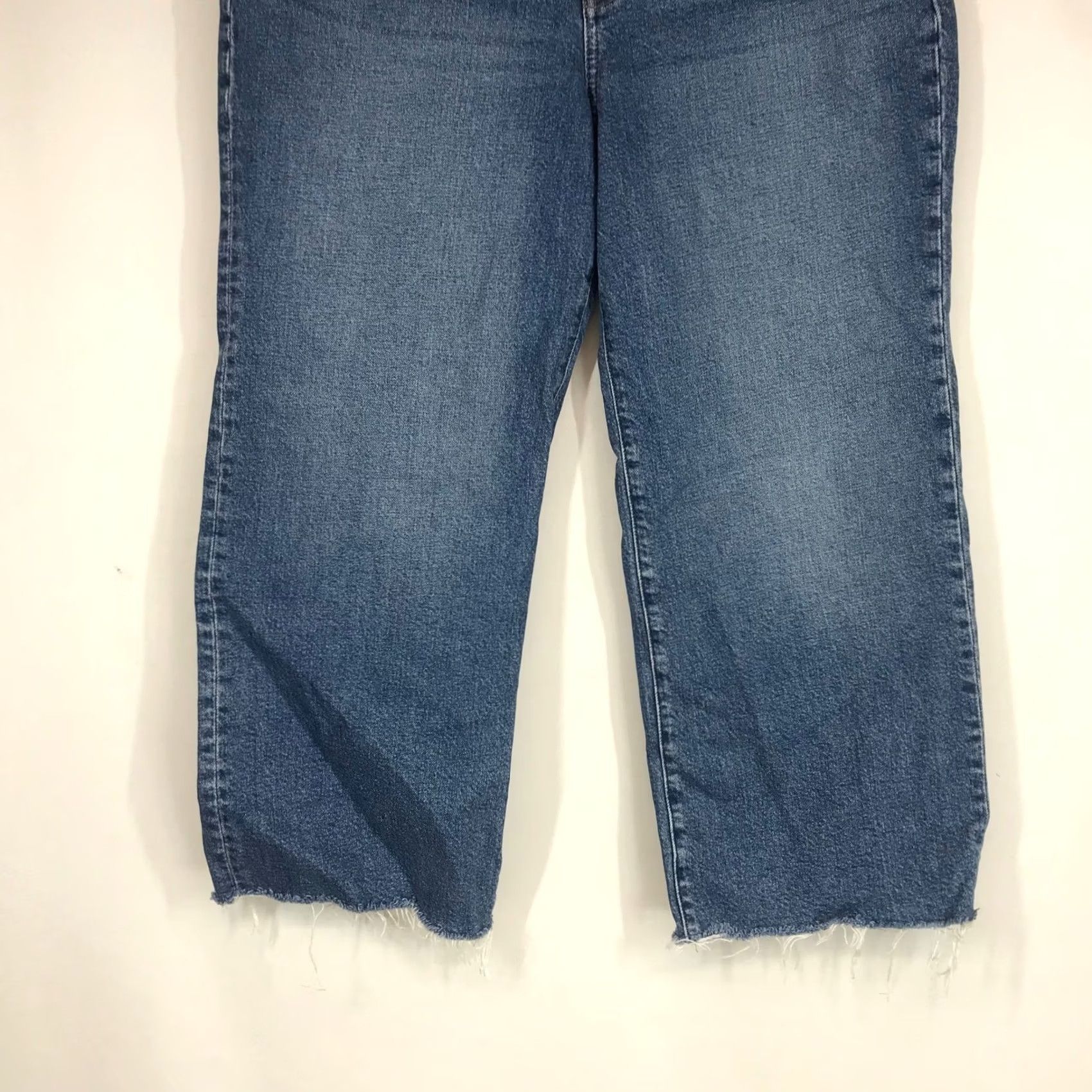 J.Crew J.Crew Petite Wide-Leg Jeans Medium Wash Raw Hem High Rise 30P Jeans Women 30P Denim Wide-Leg Calf-Cropped Vintage No Size 30" / US 8 / IT 44 - 3 Thumbnail