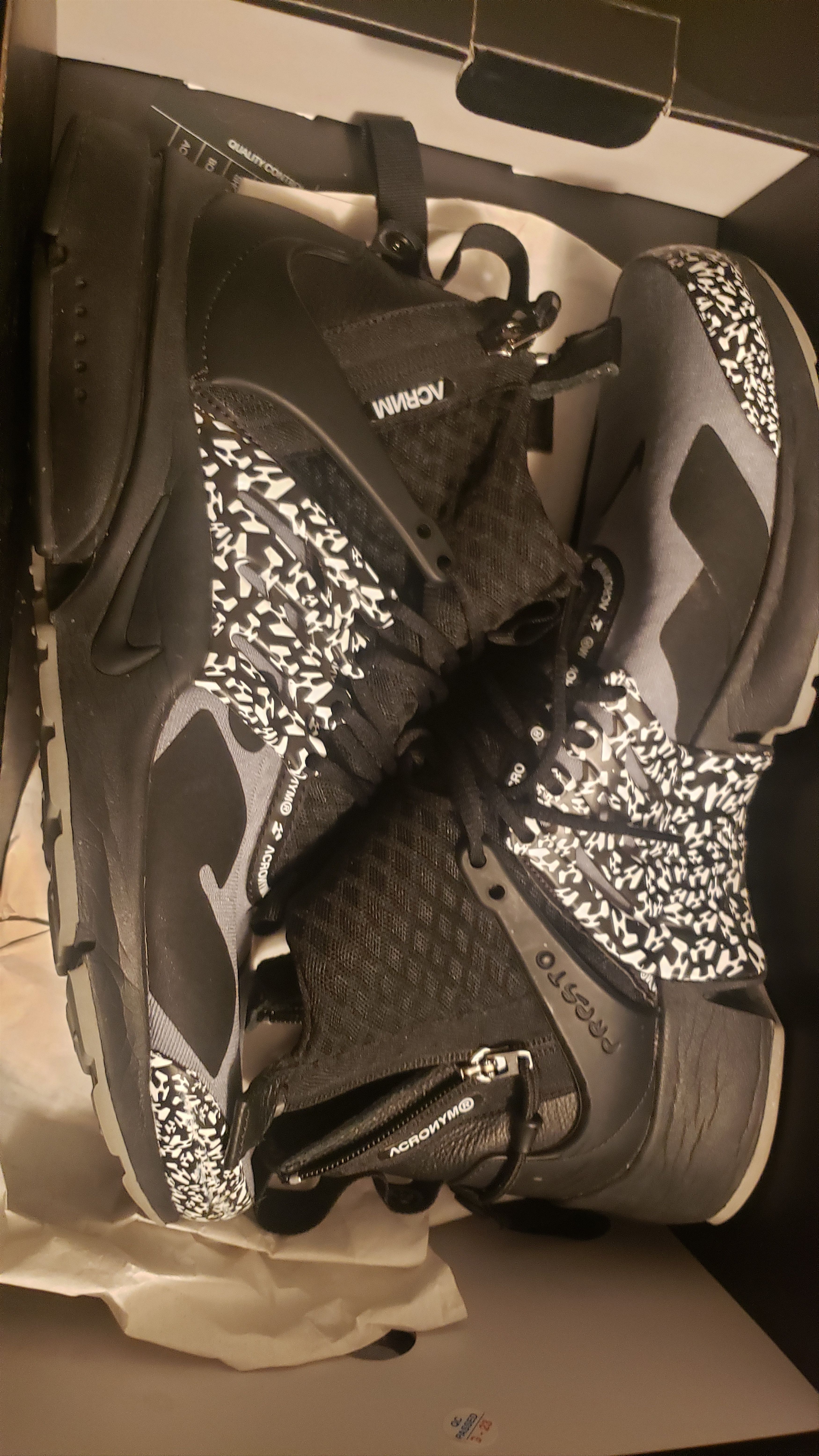 acronym presto cool grey on feet