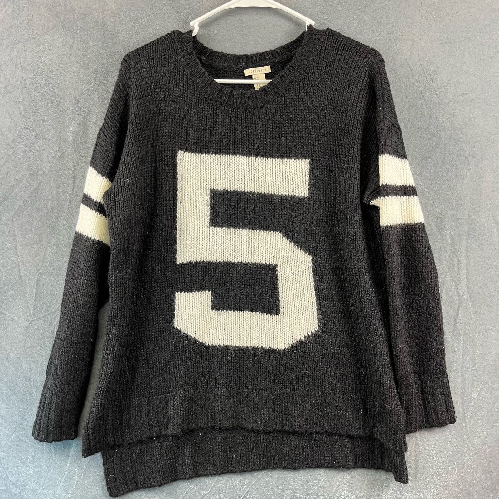 Forever 21 Forever 21 Knit Sweater Number 5 Sport Rugby Preppy Large Size L / US 10 / IT 46 - 1 Thumbnail
