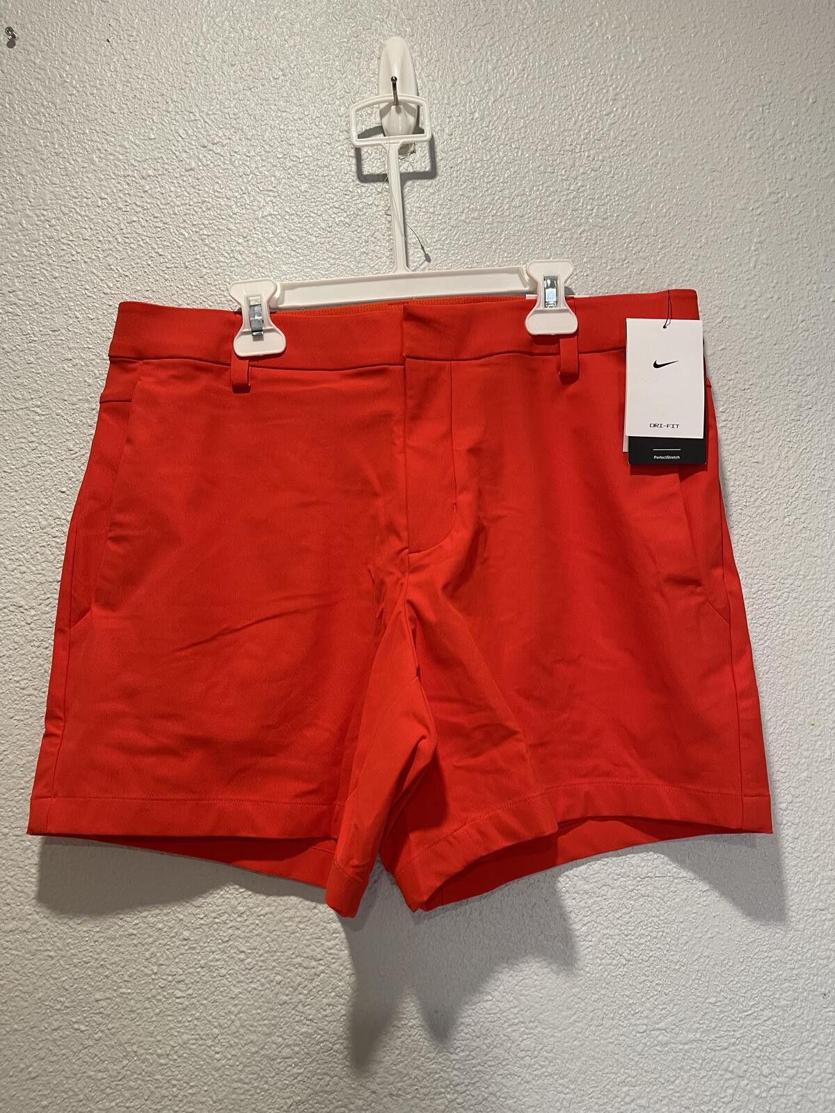 Nike Nike Men's Training Shorts Size 32 - Red Size US 32 / EU 48 - 1 Thumbnail