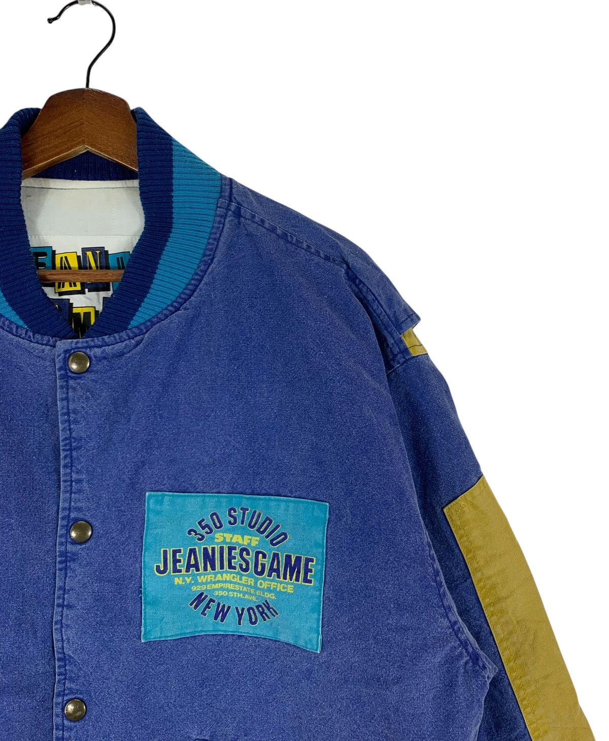 Vintage × Wrangler VINTAGE 350 STUDIO STAFF JEANIES GAMES STAFF BOMBER JACKET Size US L / EU 52-54 / 3 - 9 Thumbnail