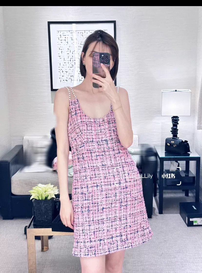 Chanel Chanel Pink Tweed Pearl Strap Dress 38 98 New Size S / US 4 / IT 40 - 5 Thumbnail