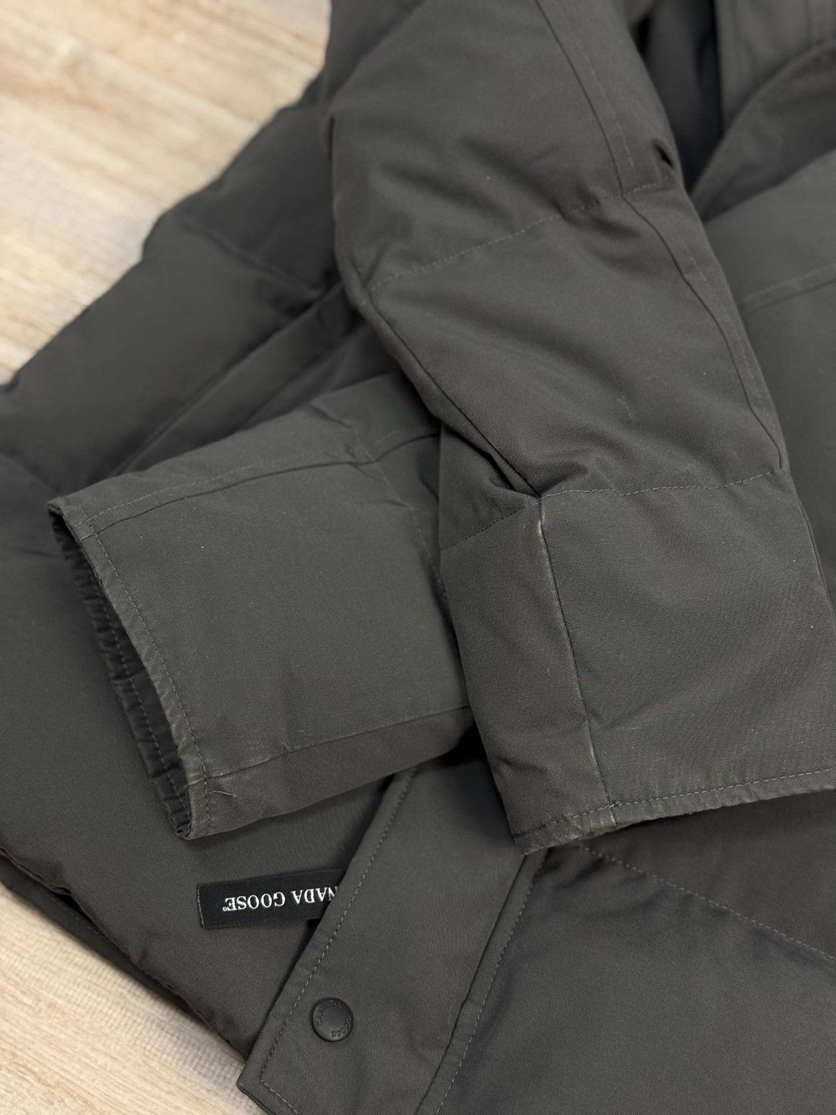 Canada Goose Canada Goose MacMillan Parka Graphite Size L Size US L / EU 52-54 / 3 - 12 Thumbnail