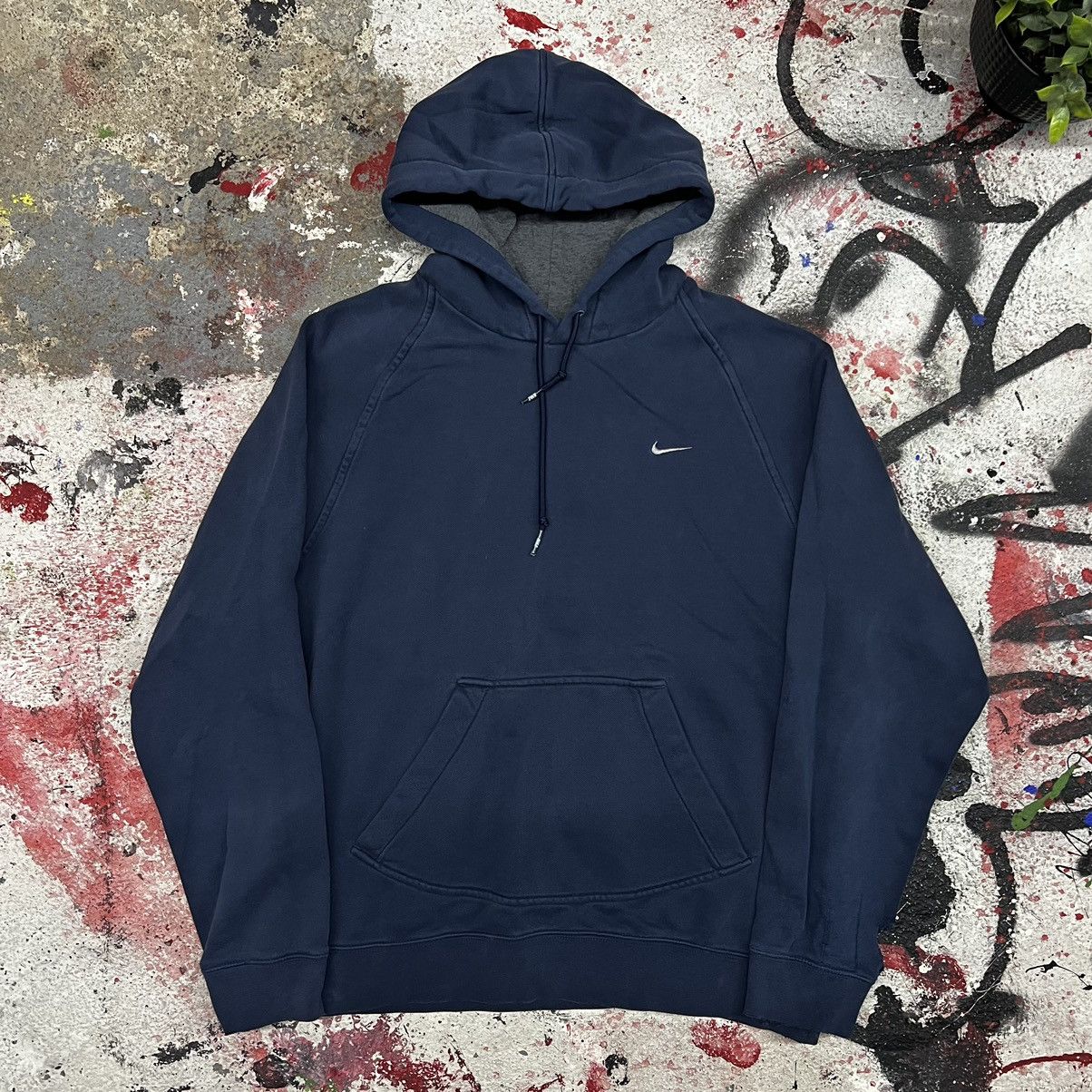 Faded blue nike sweatshirt deals