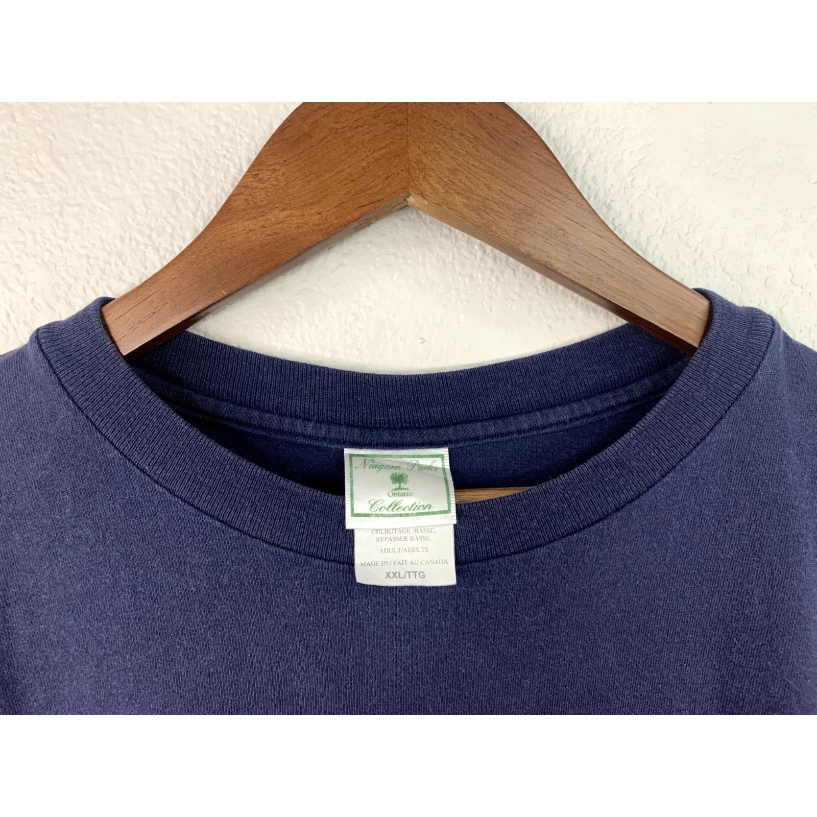 Vintage Vintage Niagara Parks Shirt Collection Navy Canada Flag Tee Size US XXL / EU 58 / 5 - 3 Thumbnail