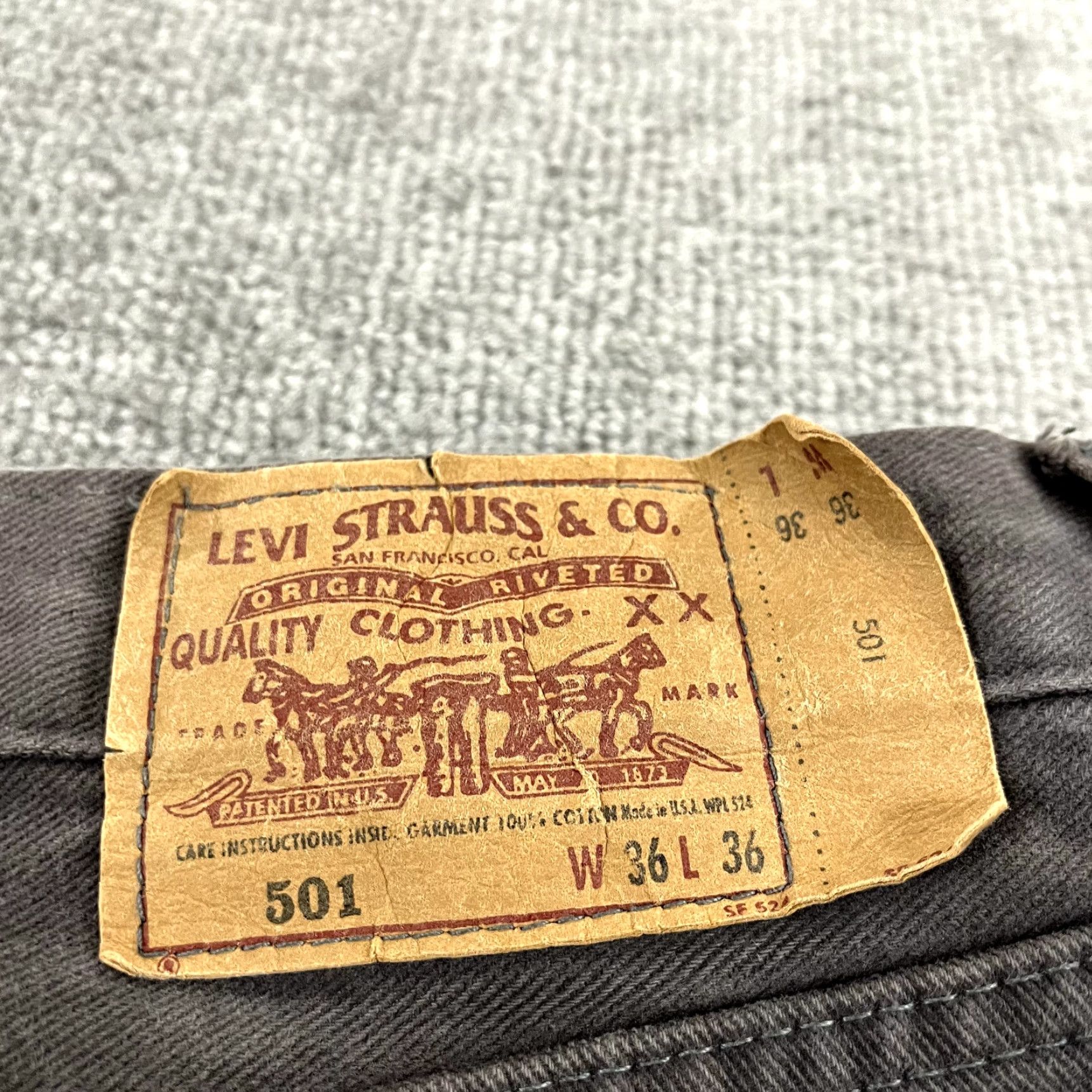 Levi's VINTAGE Levi's 501 Jeans Pants Mens 34x30 Straight Leg Cotton Blend Gray Casual Size US 34 / EU 50 - 3 Thumbnail