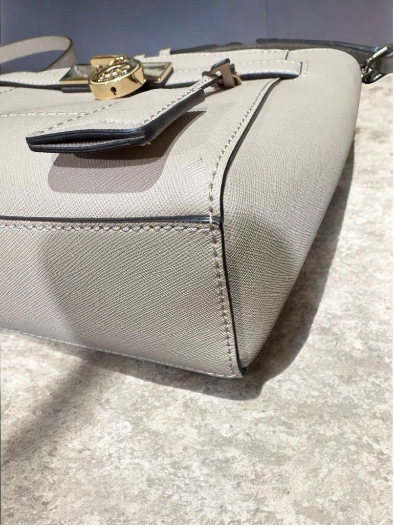 Michael Kors Michael Kors Hamilton Traveler Messenger Bag Size ONE SIZE - 9 Thumbnail