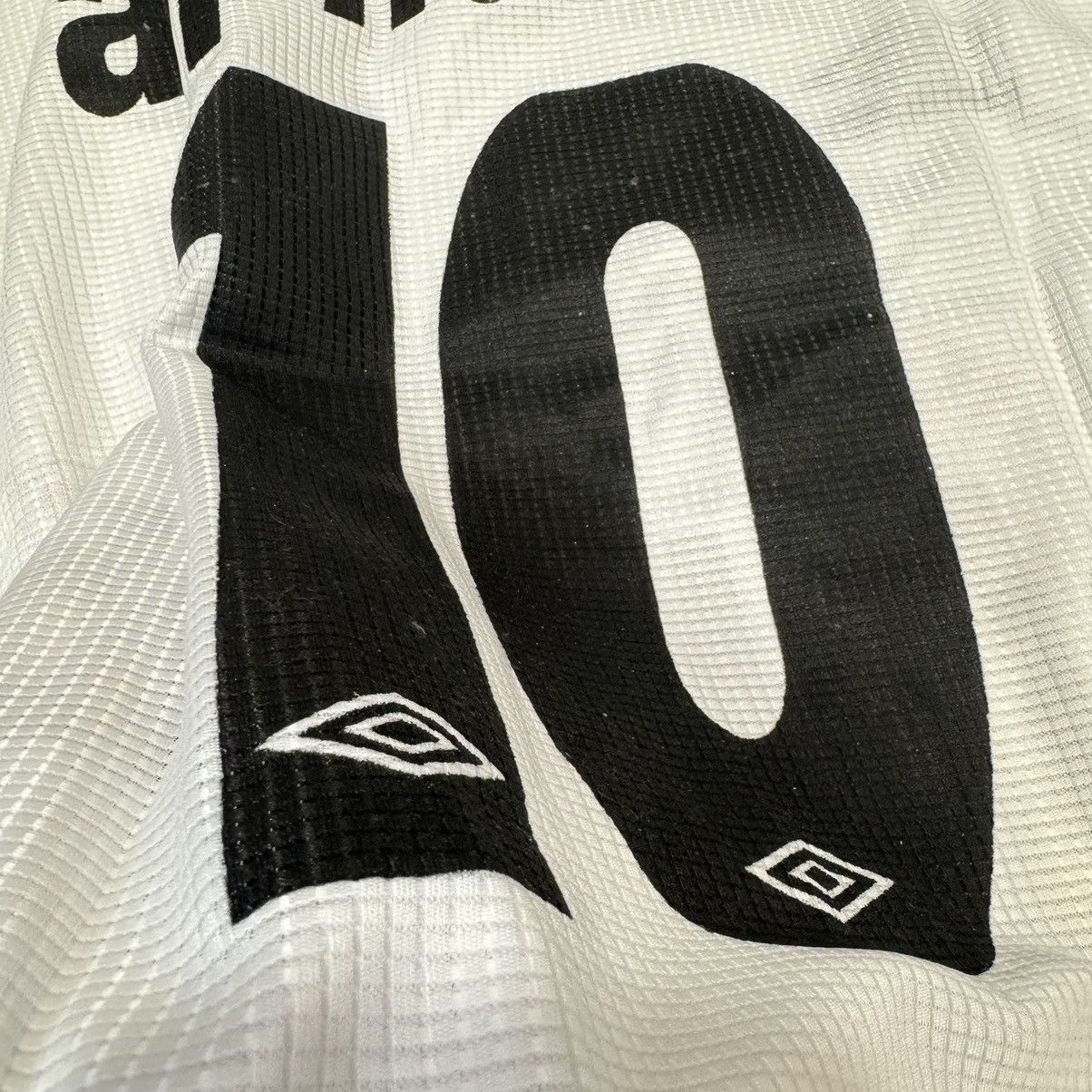 Umbro Santos 2000 home shirt #10 with Pele signature (bnwt) Size US M / EU 48-50 / 2 - 8 Thumbnail