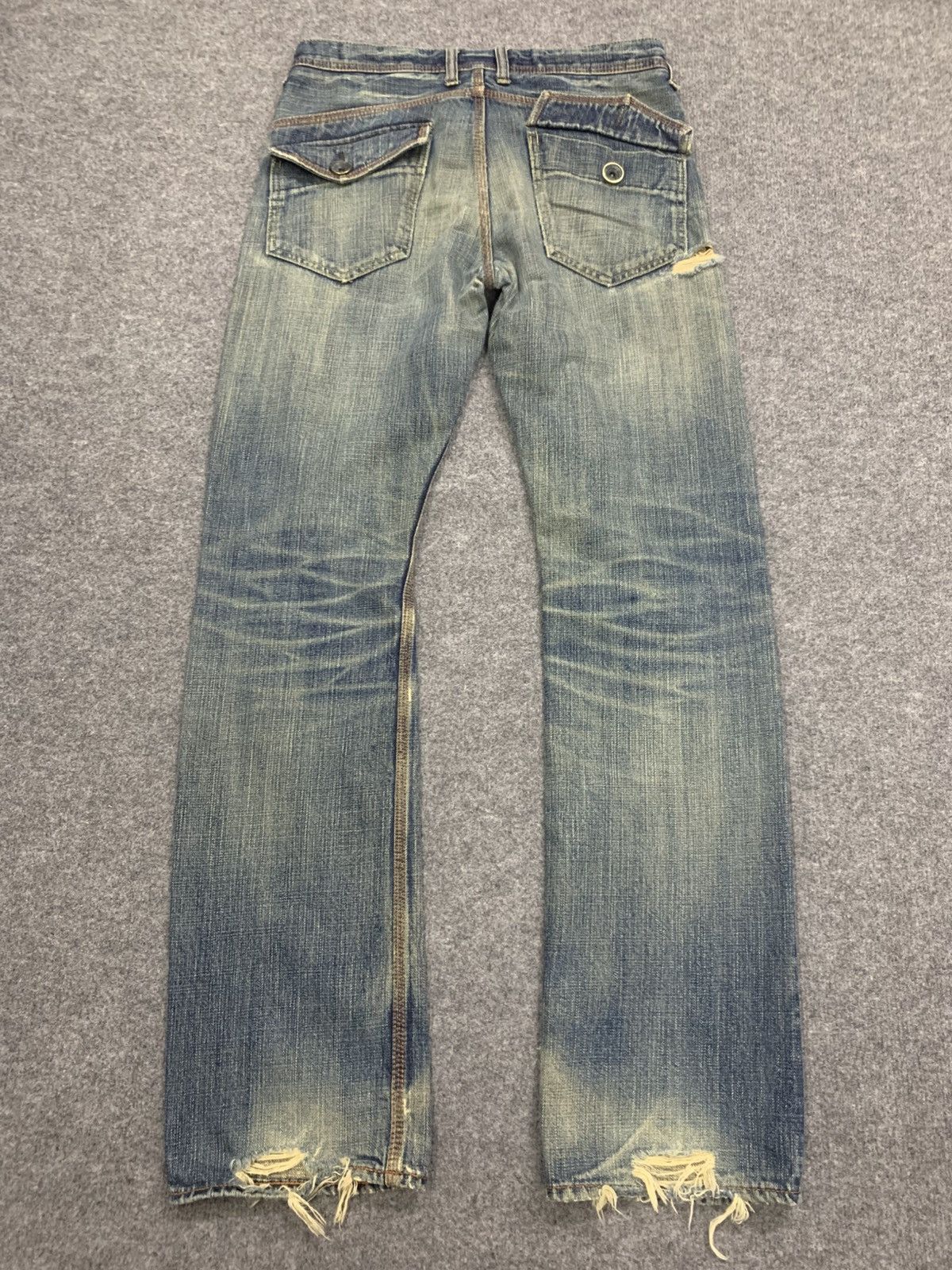 Jean FLARE DISTRESSED UJ JEAN SELVEDGE Size US 30 / EU 46 - 2 Thumbnail