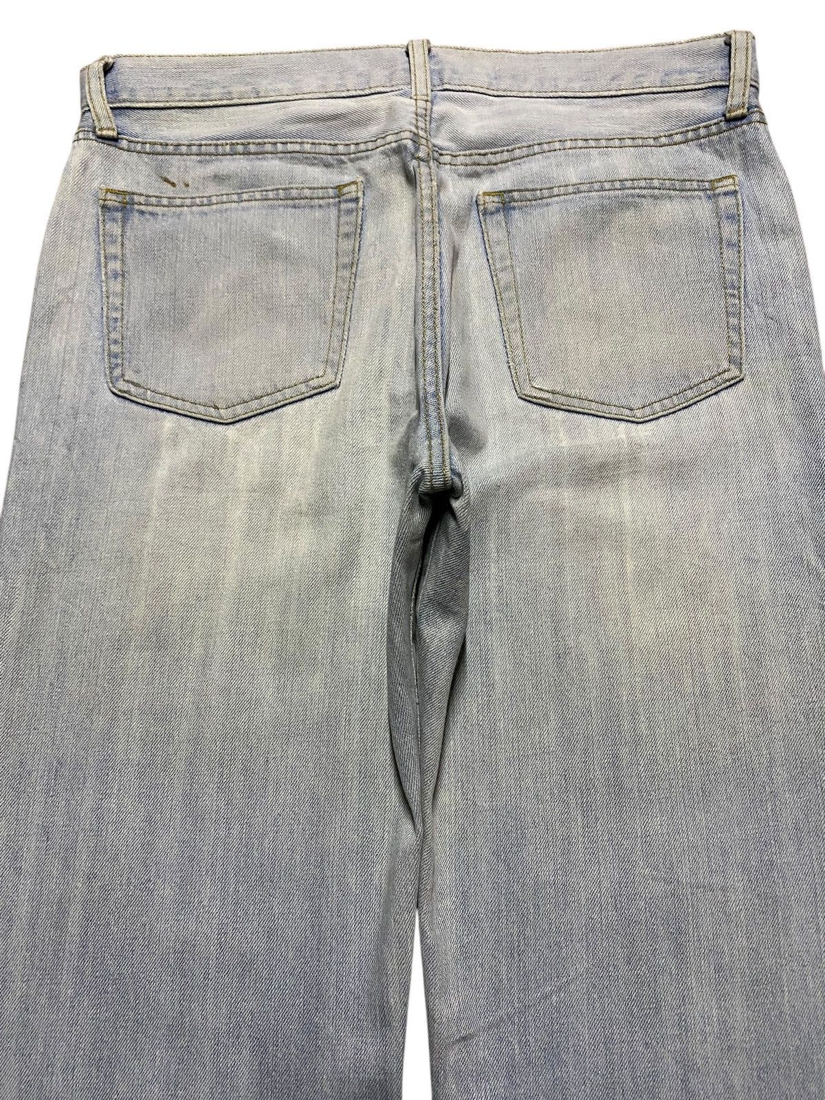 Japanese Brand Vintage Japanese Brand Uniqlo Light Wash Distressed Jeans Size US 34 / EU 50 - 4 Thumbnail