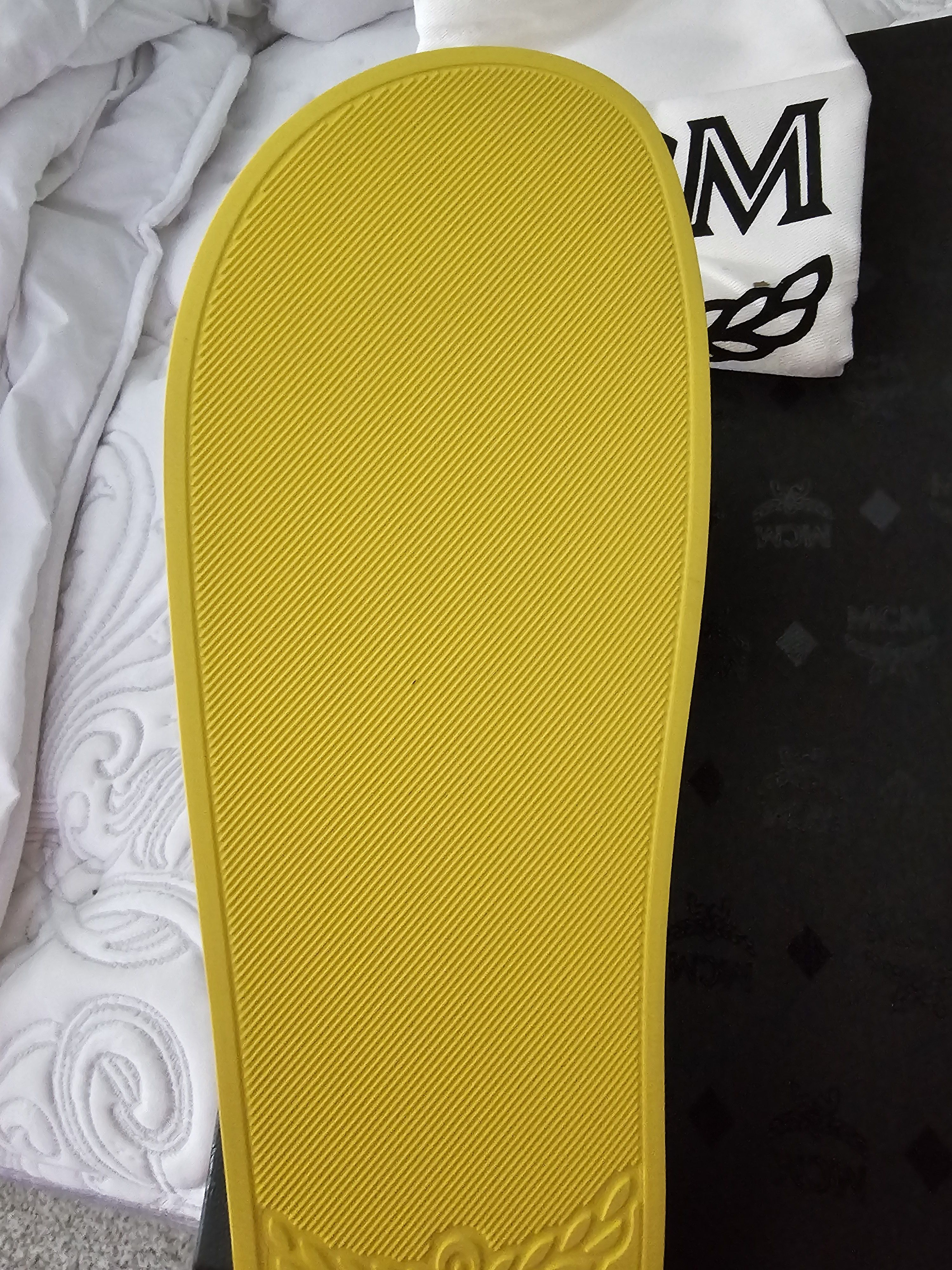MCM MCM yellow slides Size US 7.5 / IT 37.5 - 9 Thumbnail