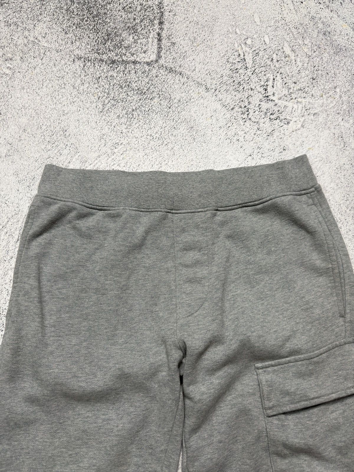C.P. Company C.P. Company Diagonal Raised Fleece Cargo Grey Sweatpants Size US 32 / EU 48 - 5 Thumbnail