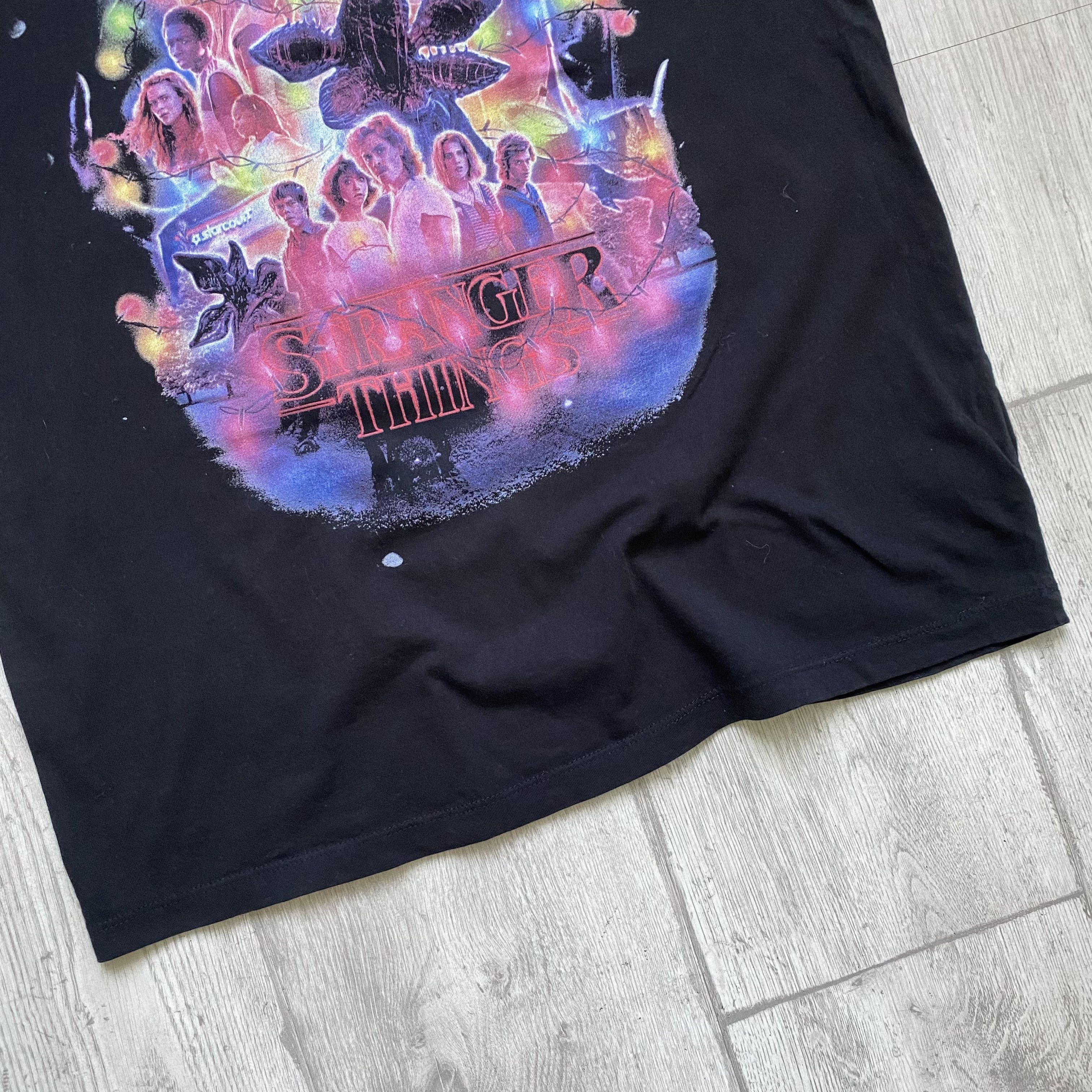 Expert Horror 🎞️ Movie Stranger Things big Logo tee Netflix Size US M / EU 48-50 / 2 - 3 Thumbnail