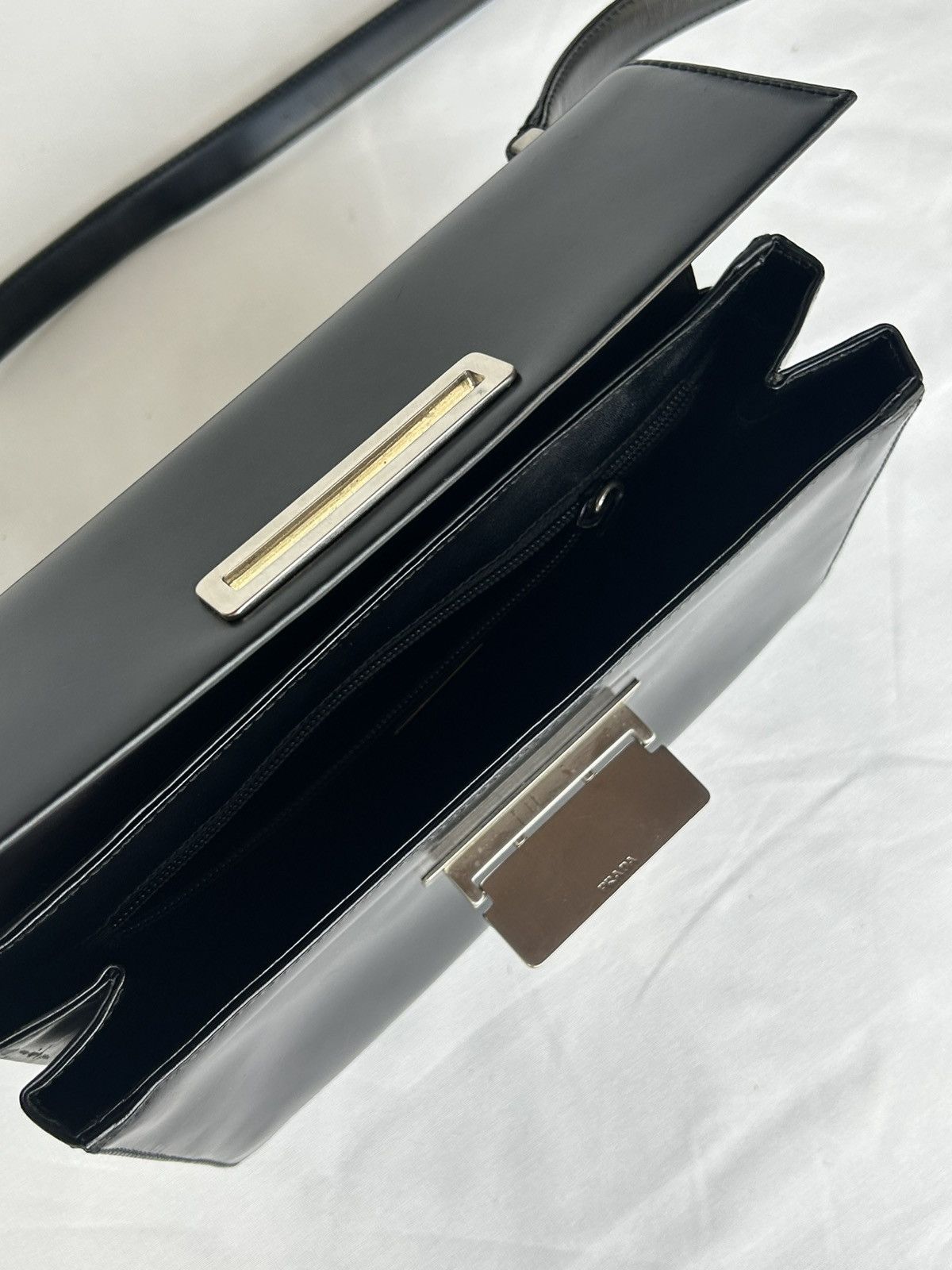 バッグ 00s PRADA archive leather shoulder bag Archive Prada black leather shoulder bag (00s)