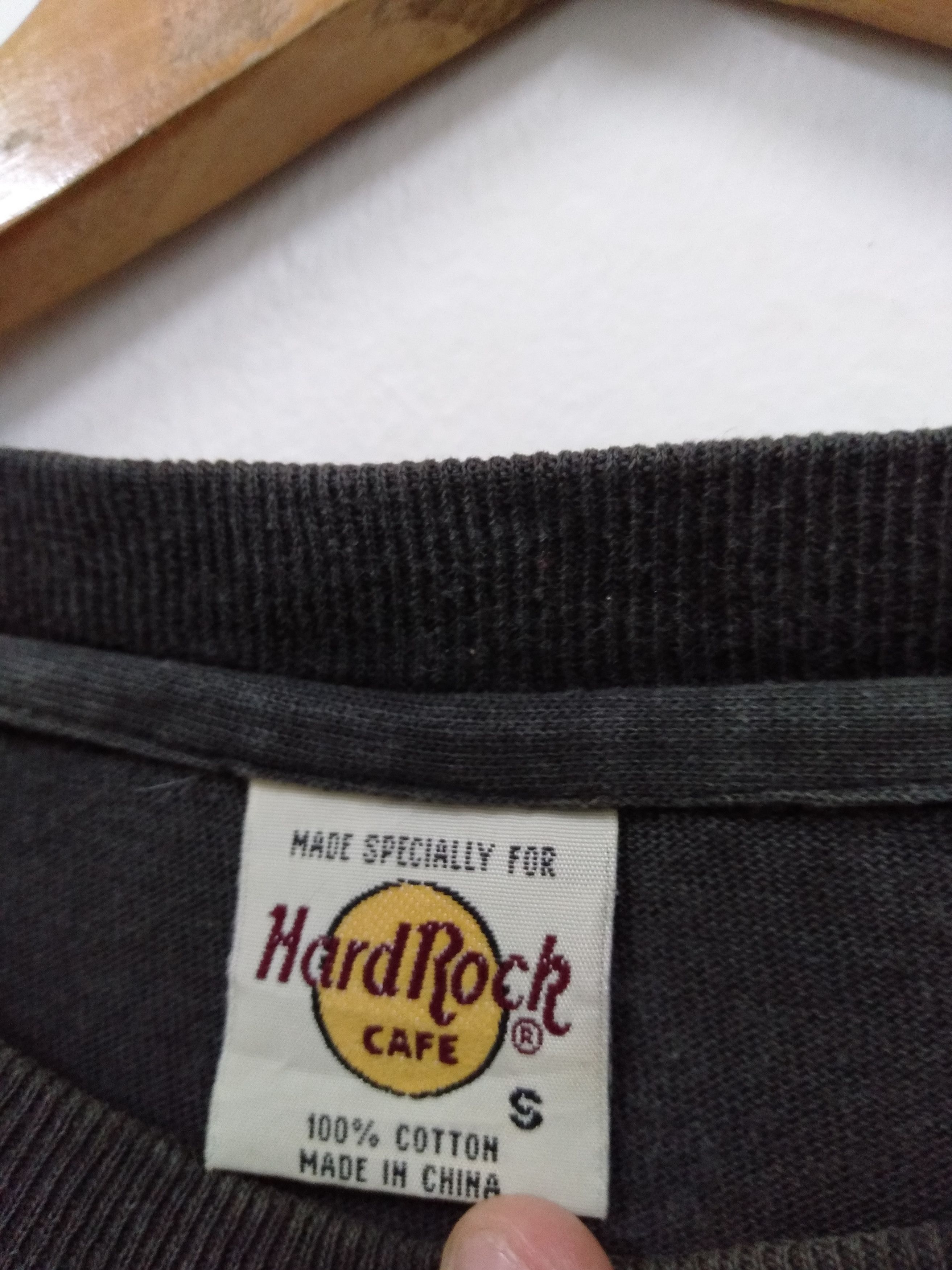 Band Tees × Hard Rock Cafe × Vintage Vintage 90s Hard Rock Cafe Sydney Promo tee shirt rare Size US S / EU 44-46 / 1 - 2 Thumbnail